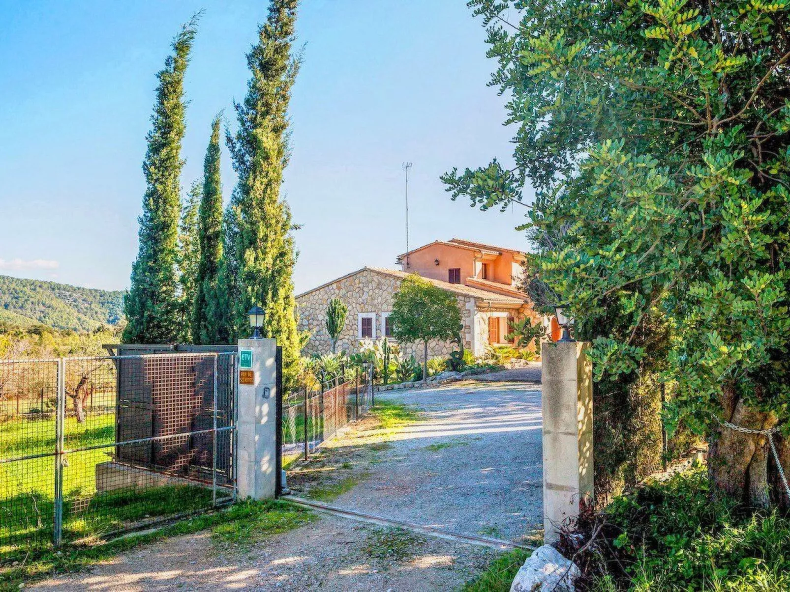 Schönes Landhaus mit Panoramablick auf die Berge - Buiten
