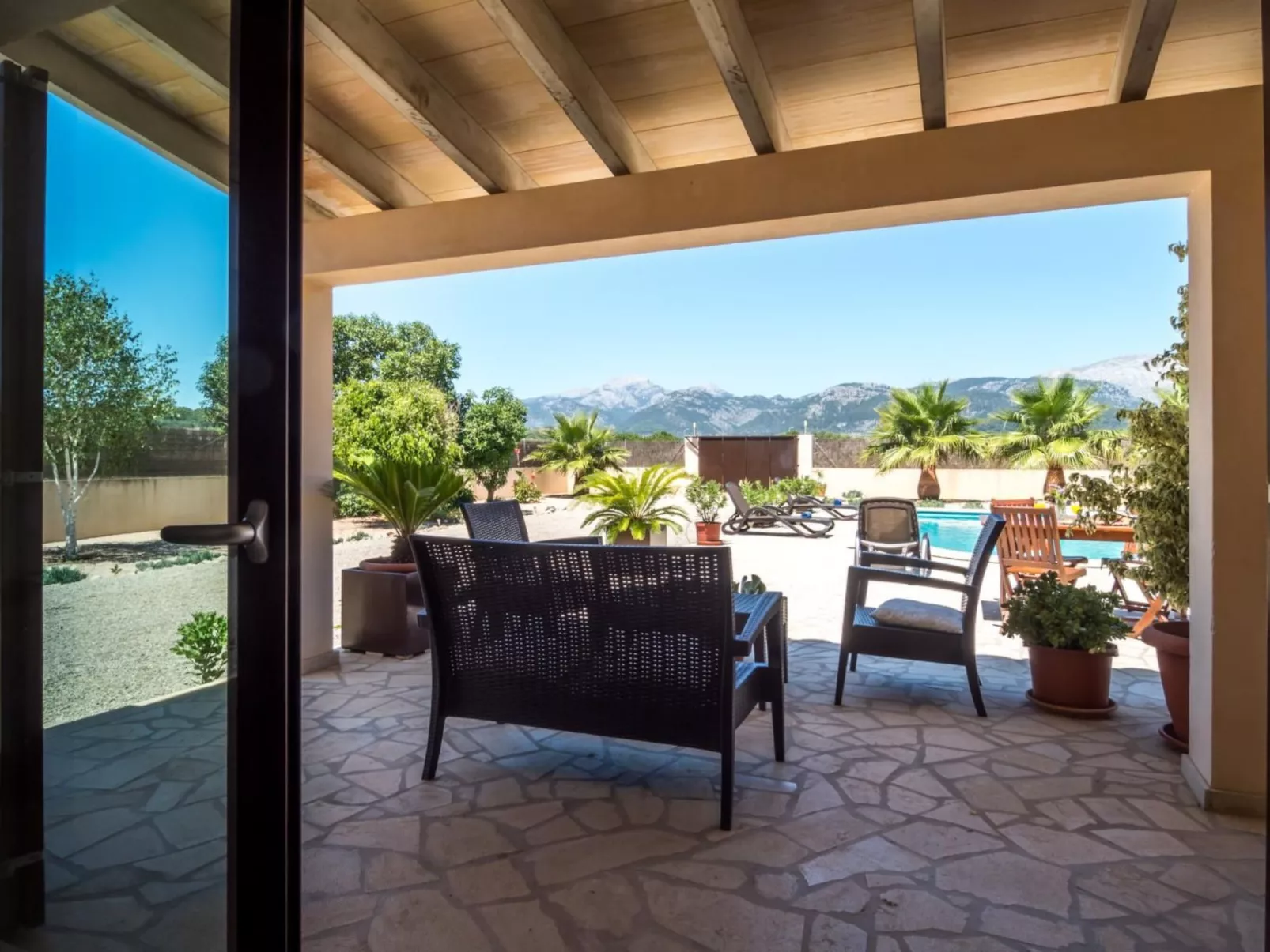 Pleasant rustikales Landhaus - Buiten