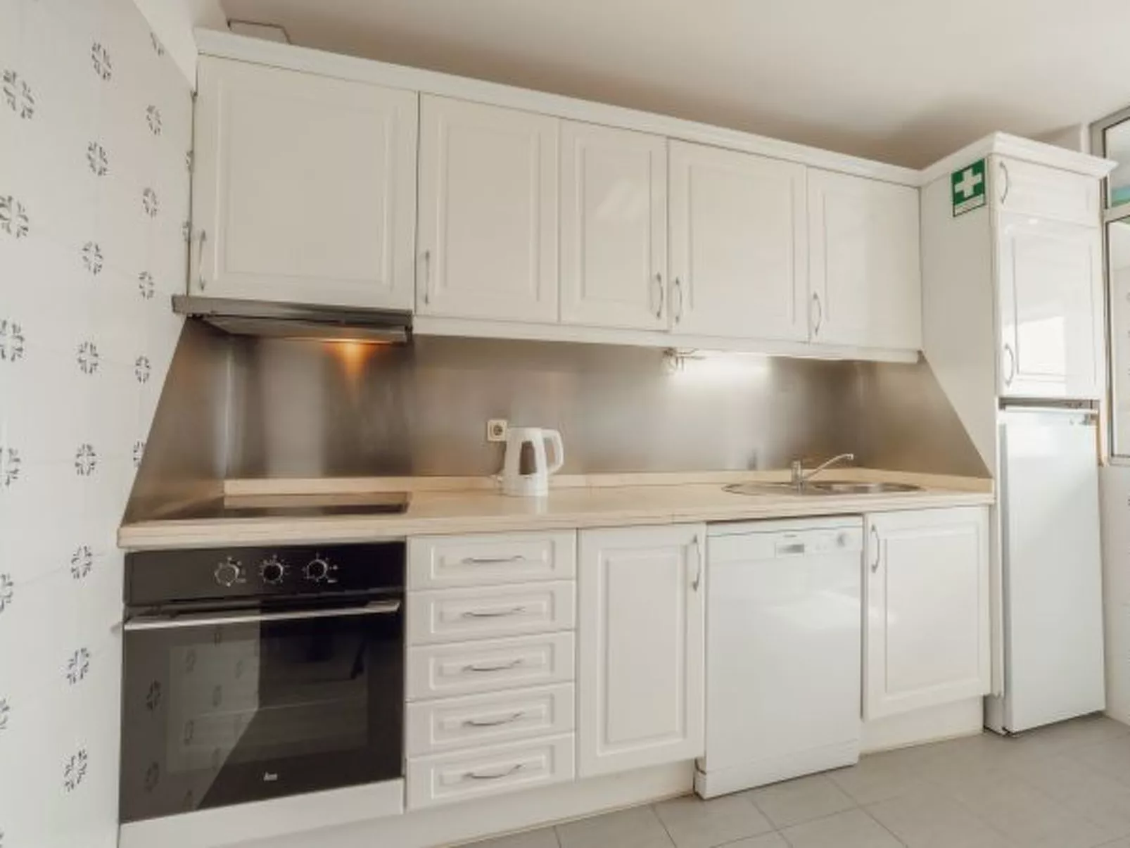 ESPINHO MODERN 3 BEDROOM APARTMENT by VACATIONY - Binnen