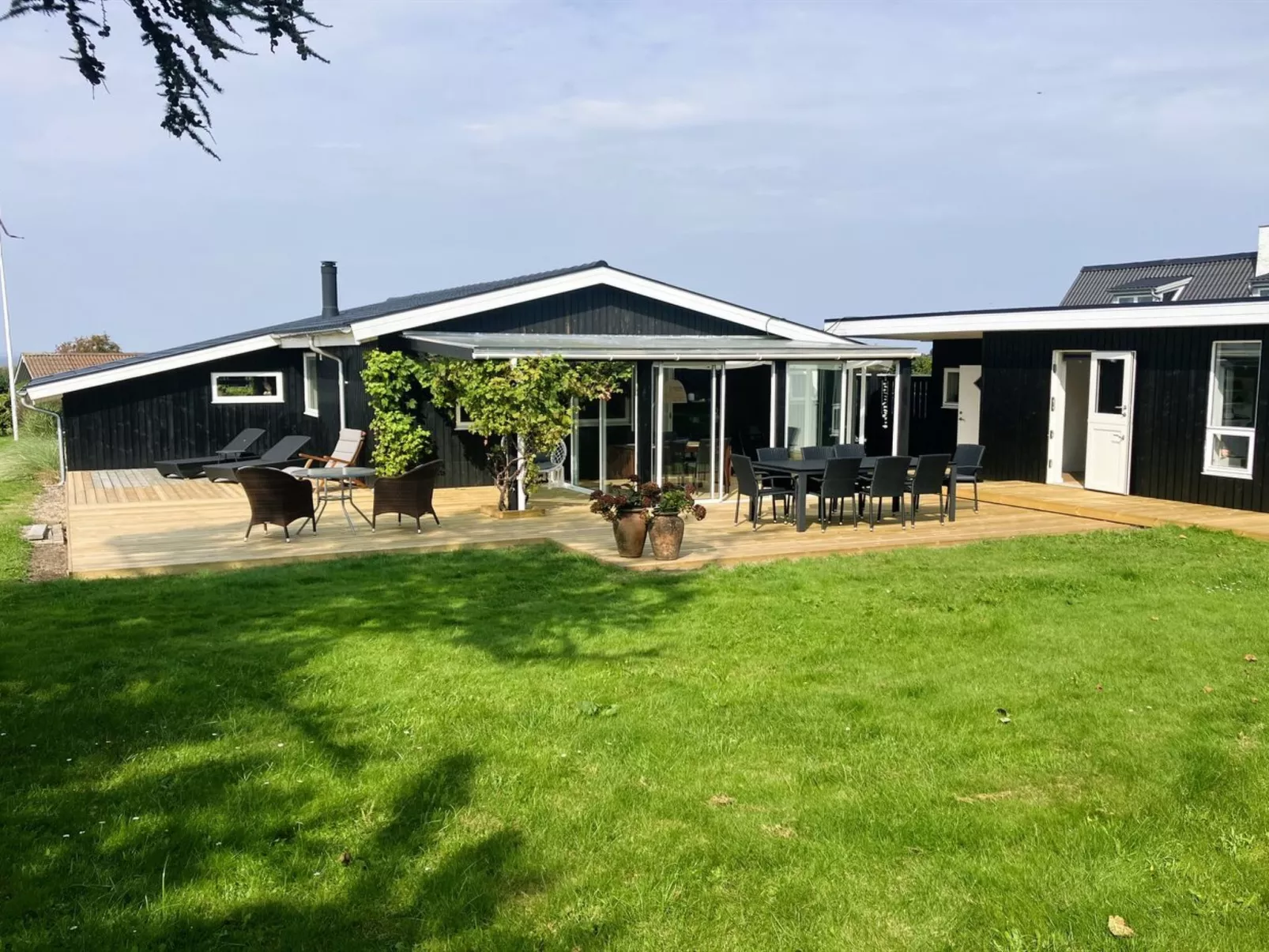 "Carlene" - 350m from the sea - Buiten