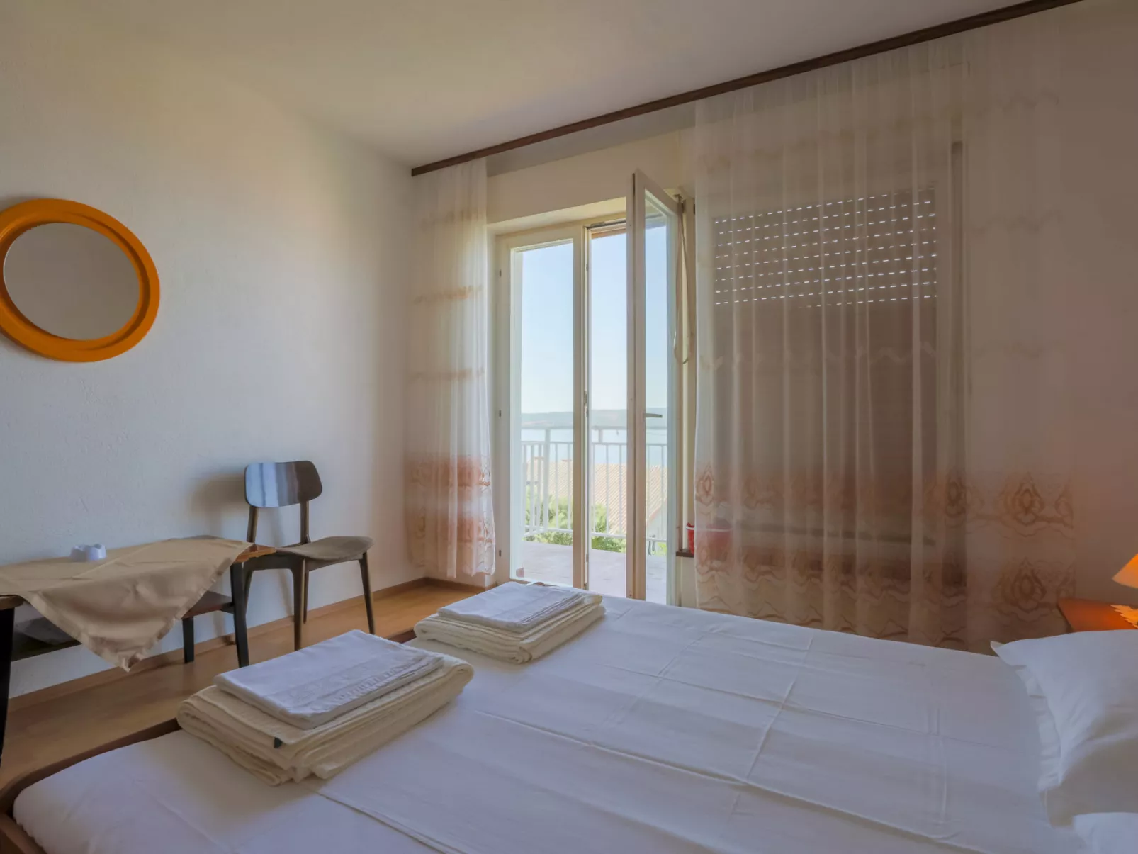 BELA 2 / HR-03564-02 - Image-tags.info