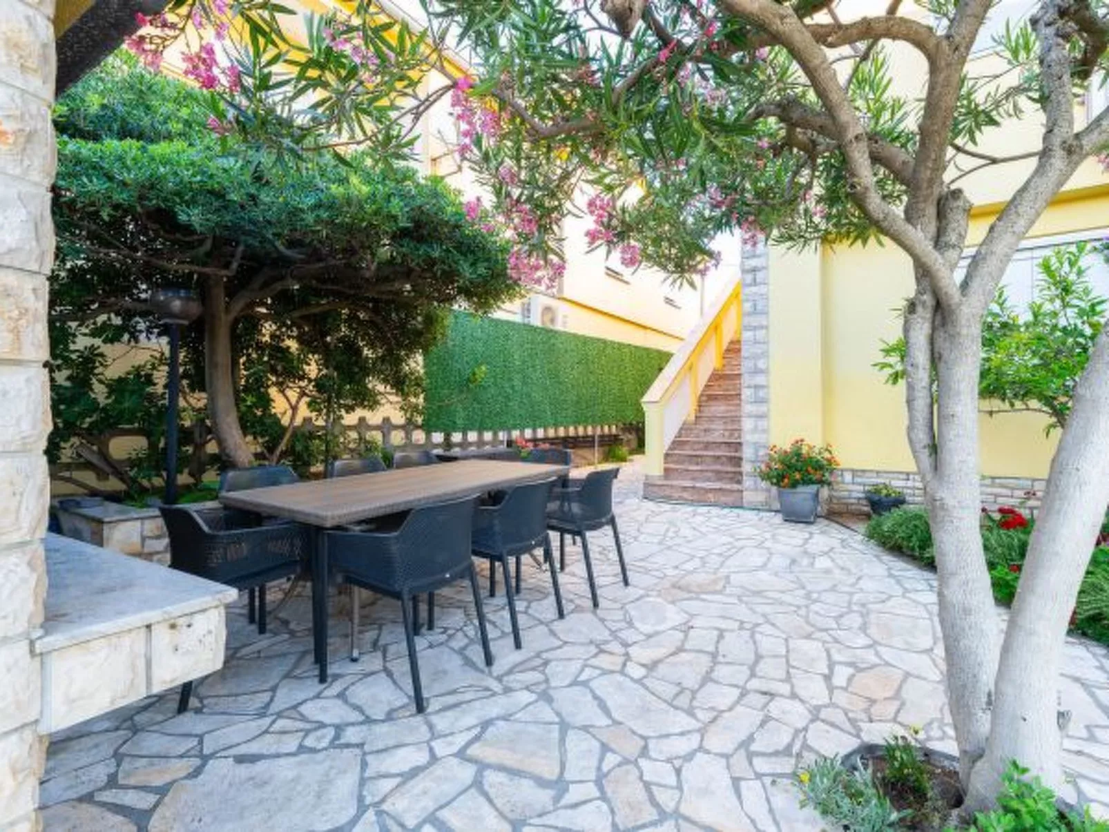 Holiday Apartment Inga Brown with exit to the beac - Image-tags.info