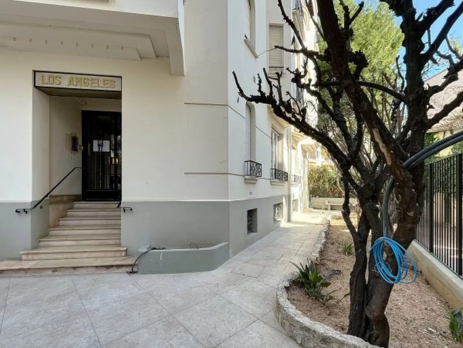 Lovely 1 bedroom Pasteur  246 - Image-tags.info