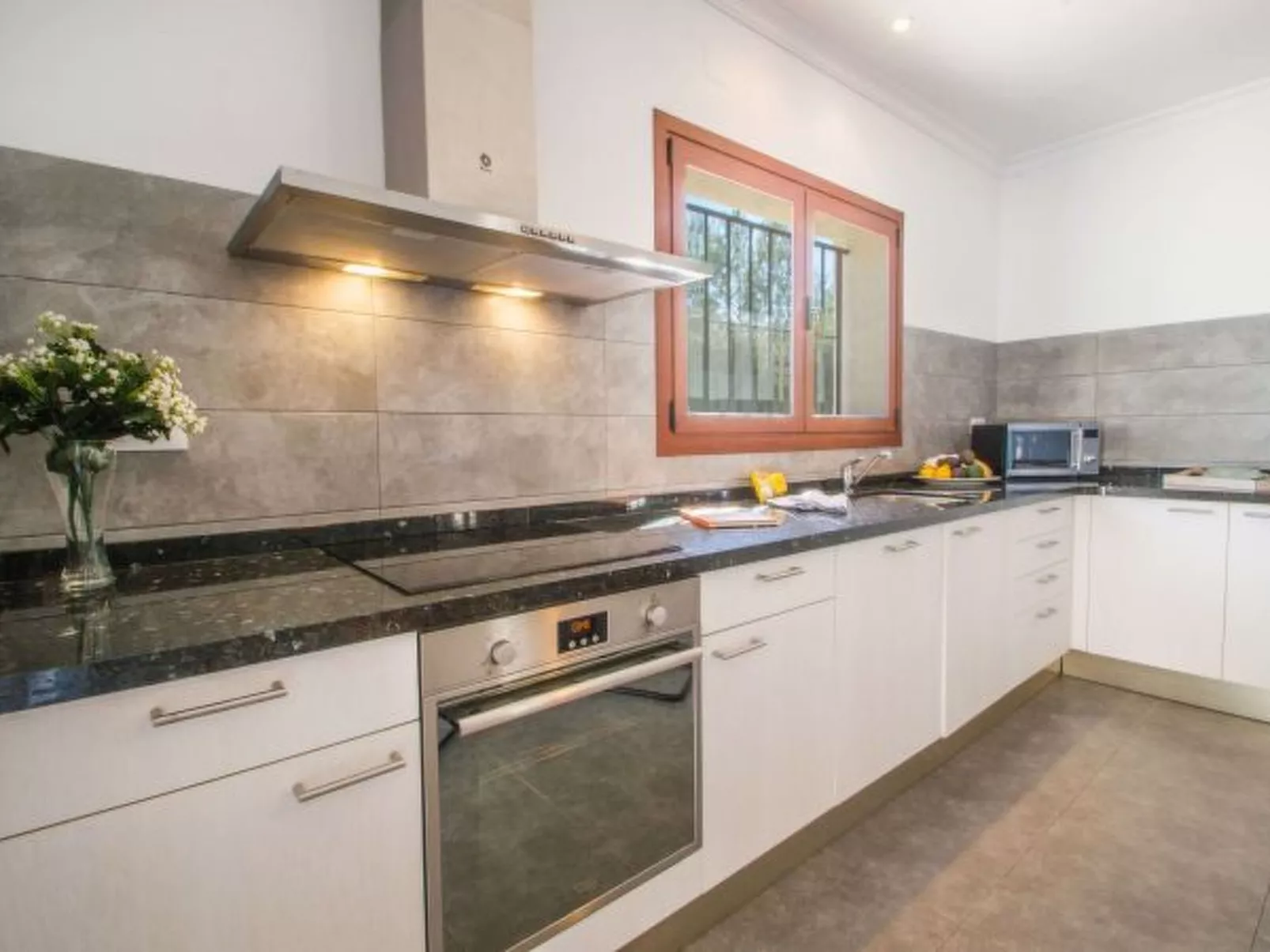 Villa Moskoa - PlusHolidays - Image-tags.info