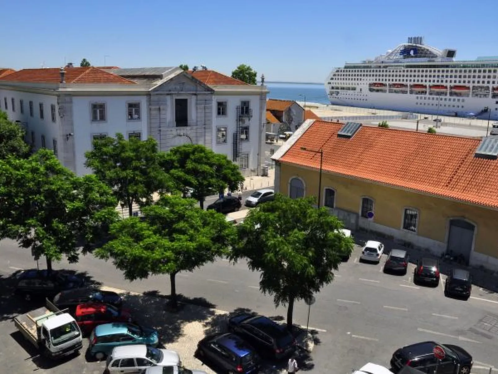 Alfama District Apartments - Santiago - Buiten