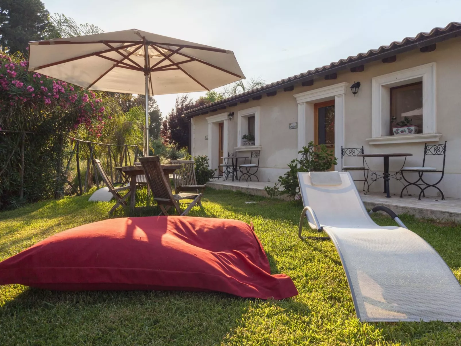 Villa dei Papiri - Standardzimmer mit Fenster zum Garten - Image-tags.info