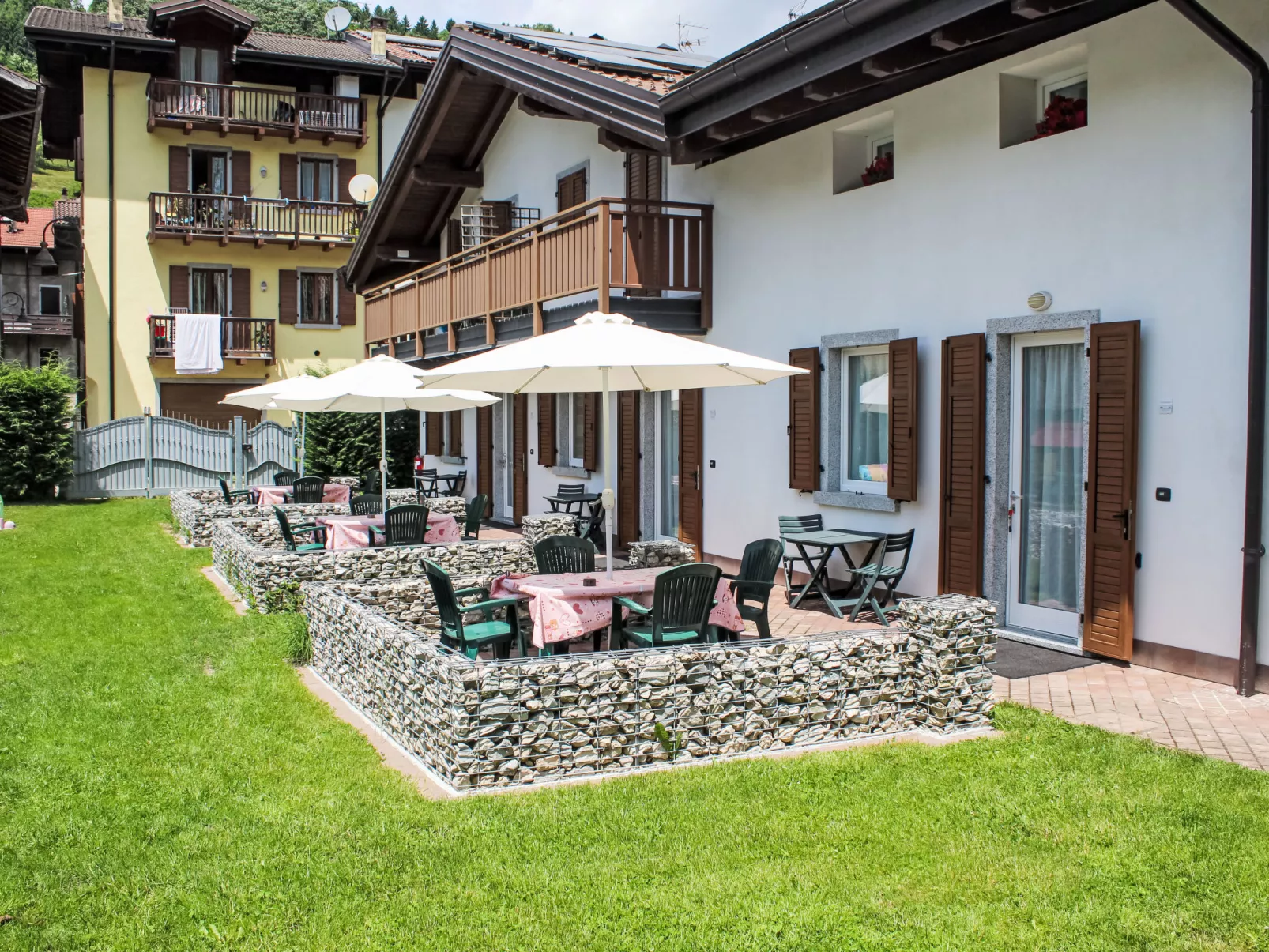 Apartments Lilia n°1 - Buiten