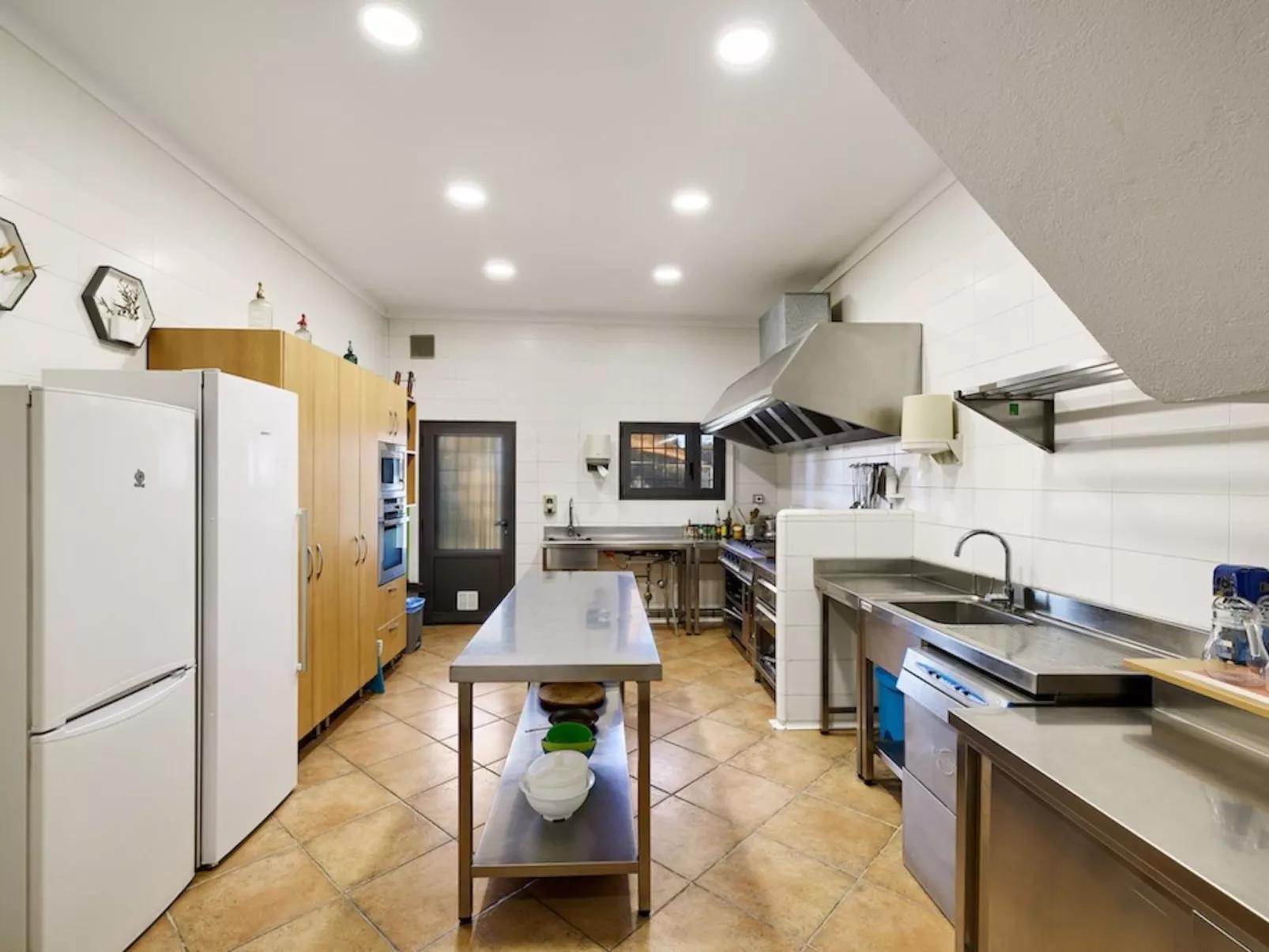 Landhaus, 8 Zimmer mit Bad, Schwimmbad, Tennis - Binnen