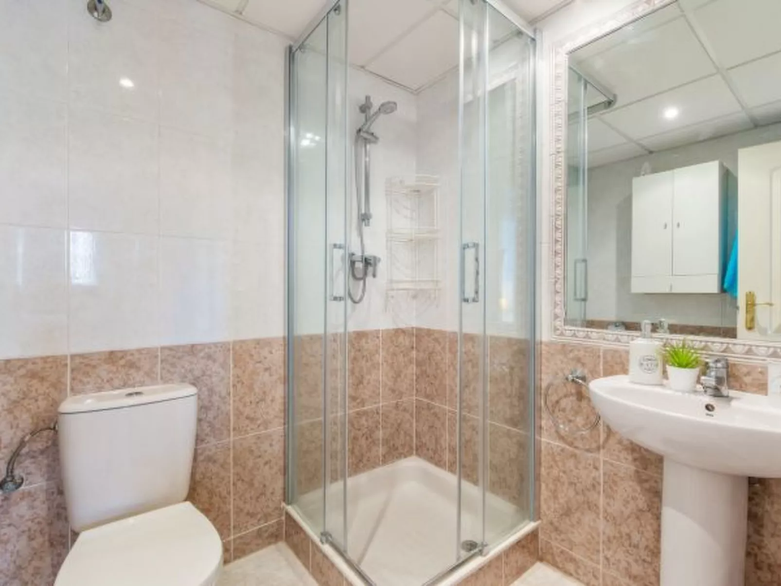 Apartment Zafiro - PlusHolidays - Image-tags.info