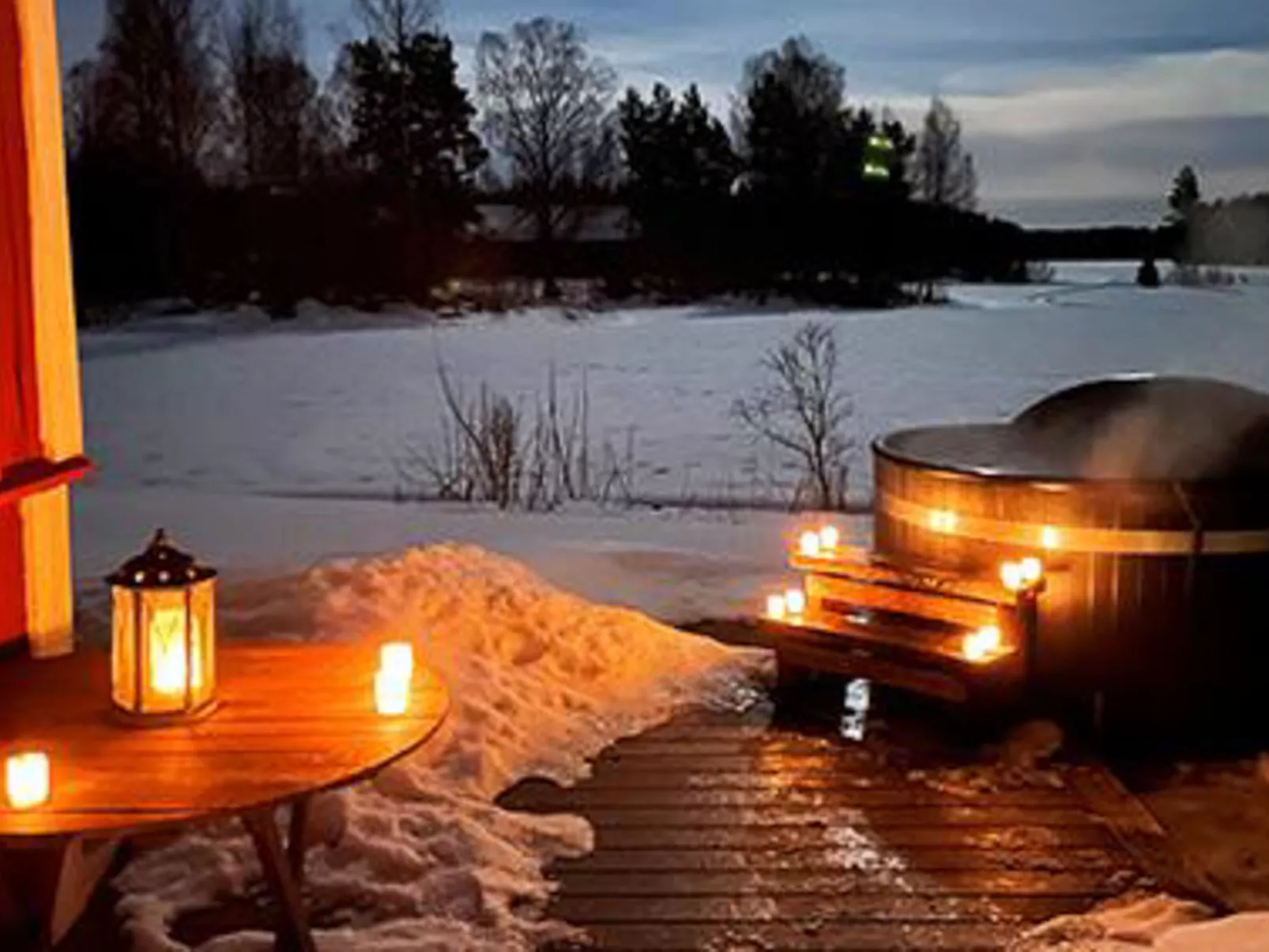 Virtaan väentupa - Binnen