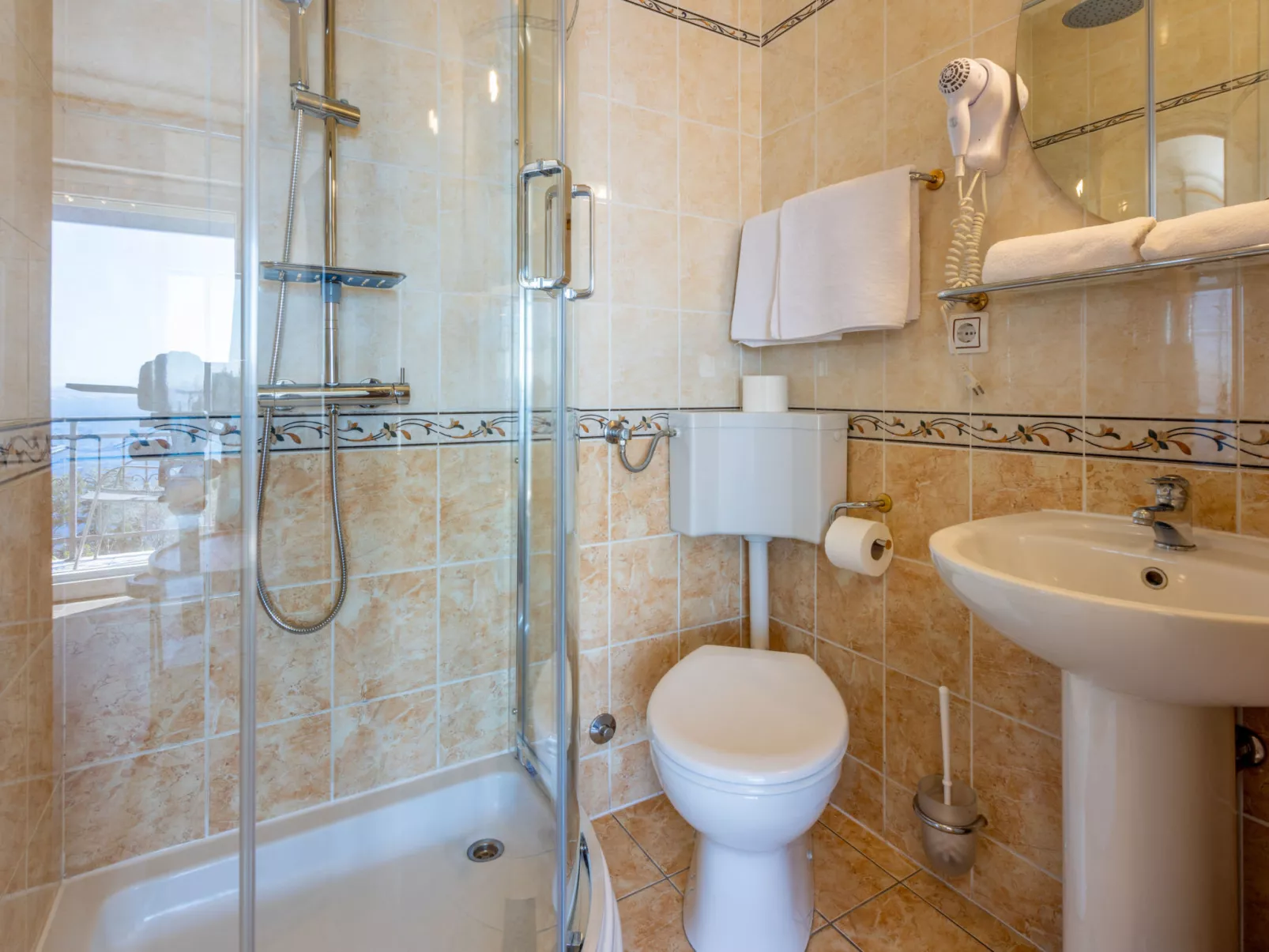 Domino Restaurant 4 / HR-09502-04 - Binnen