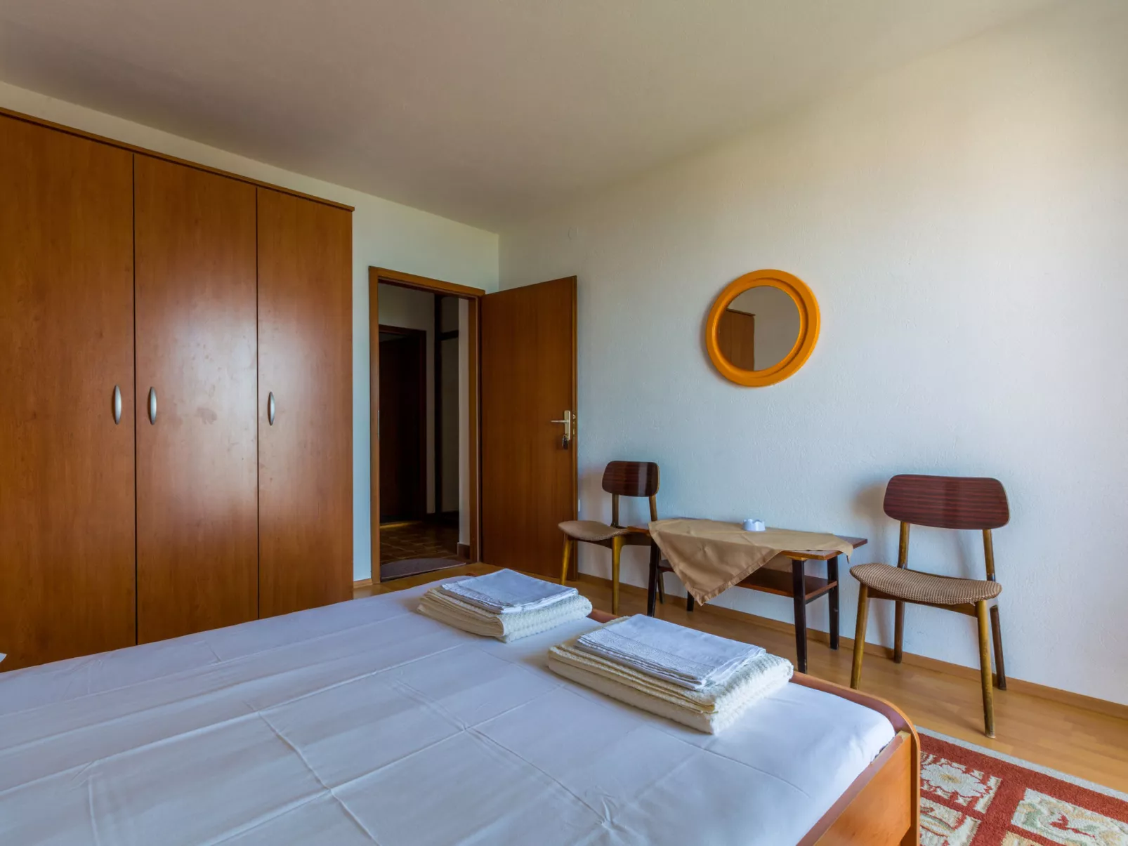 BELA 2 / HR-03564-02 - Image-tags.info