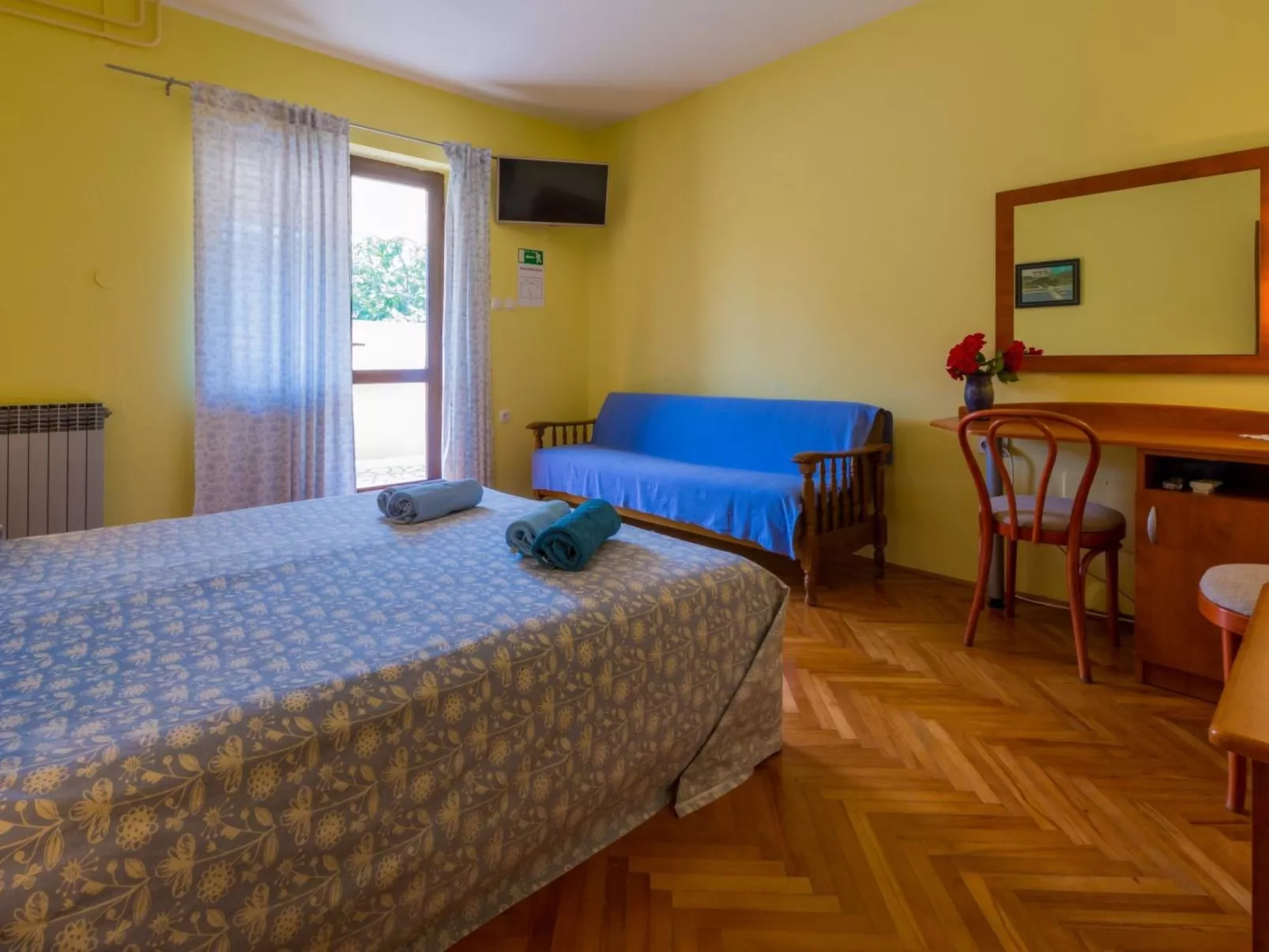 IVANKA 3 / HR-02419-03 - Binnen