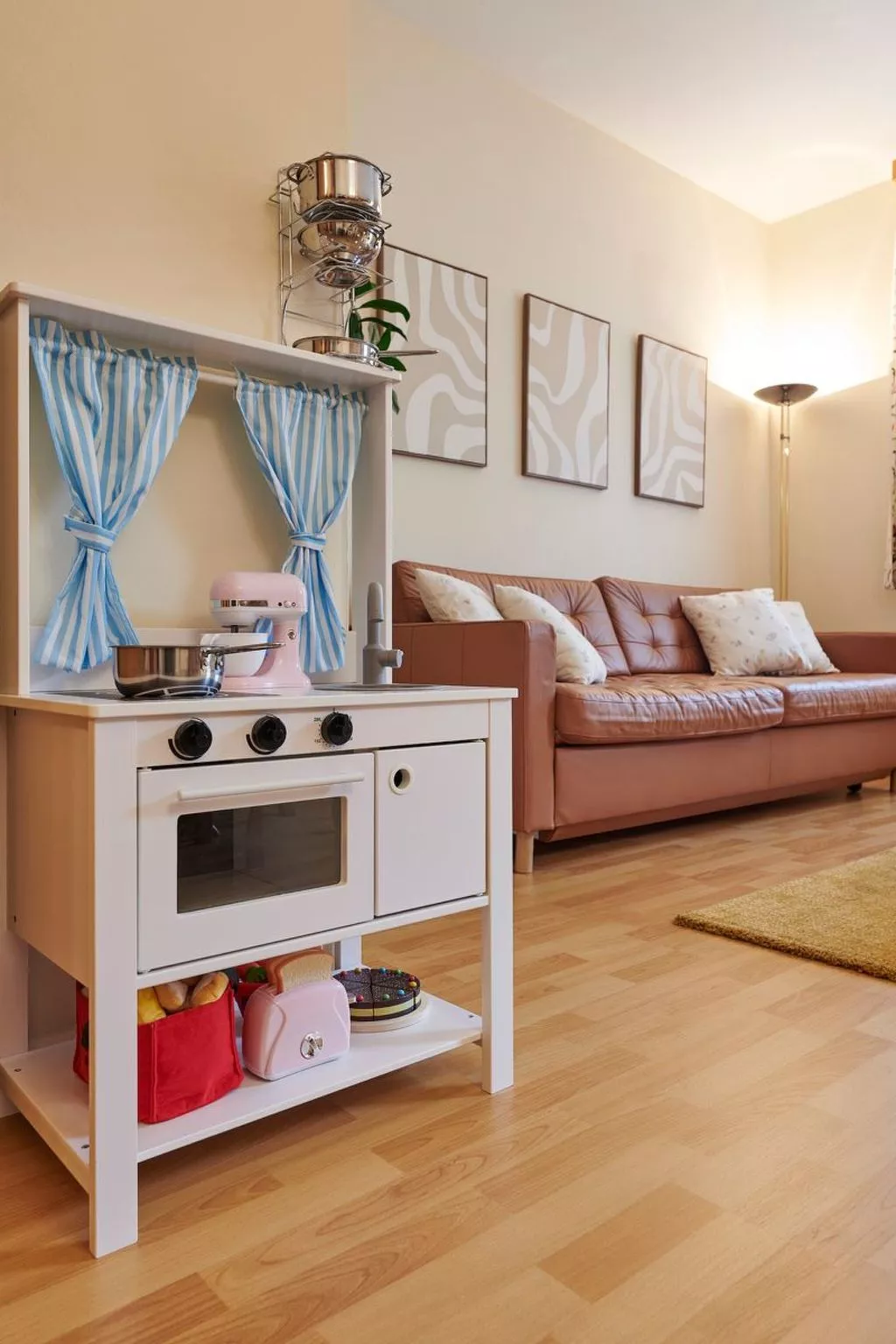 DAS BURGENNEST - Binnen