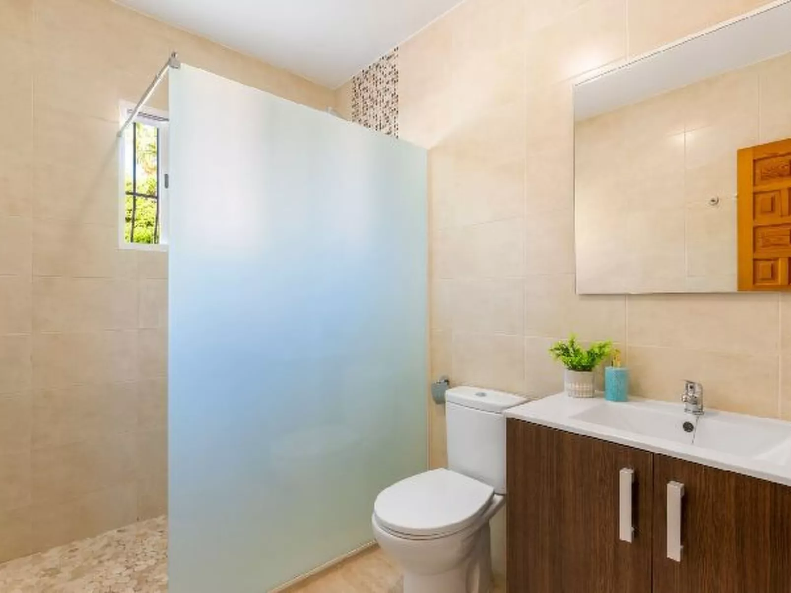 Villa Watsi - PlusHolidays - Image-tags.info