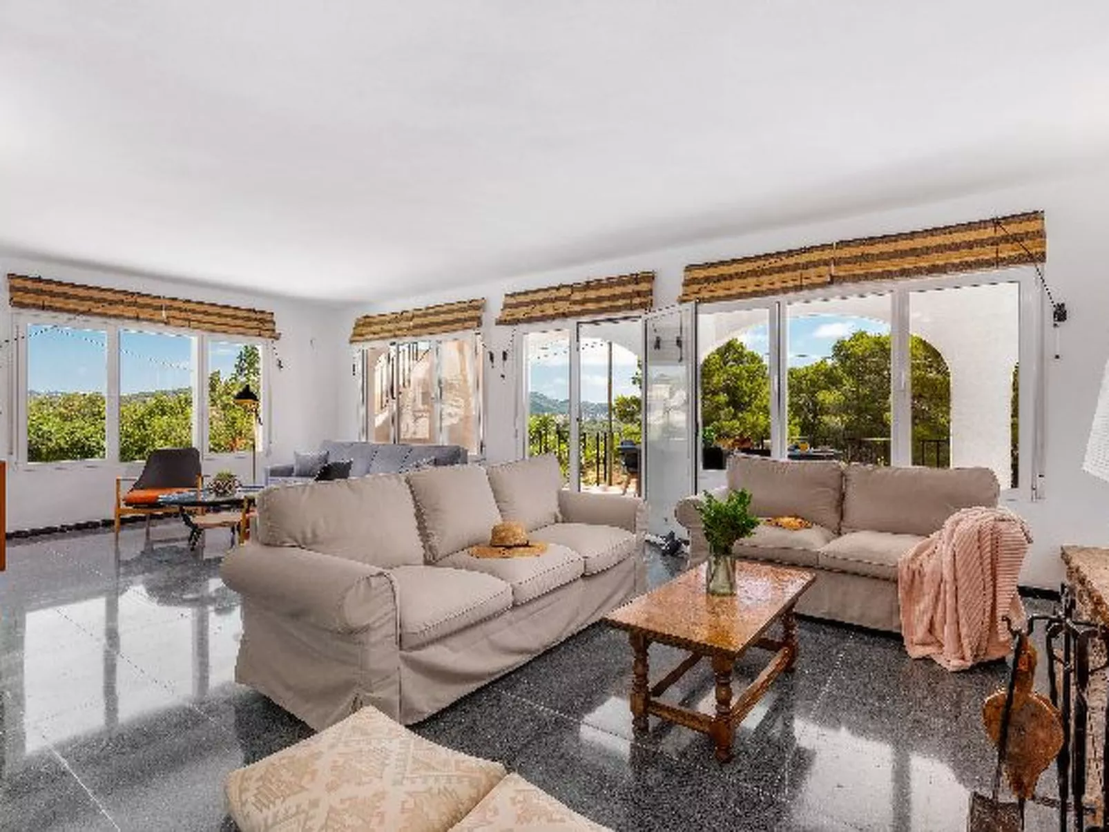 Villa Estacion - PlusHolidays - Image-tags.info