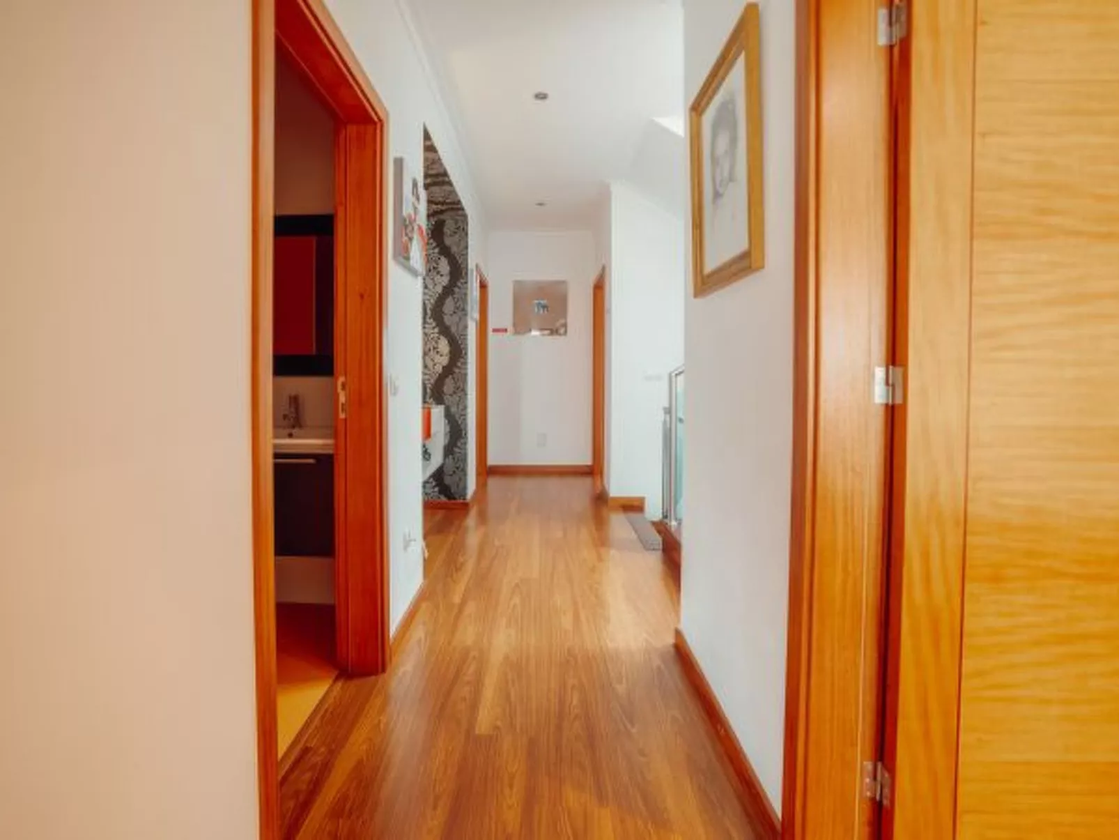 POOL & CINEMA VILLA by VACATIONY - Binnen