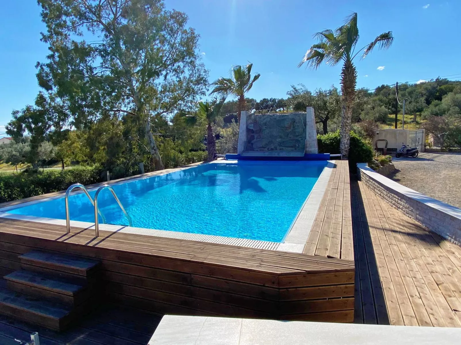 In Ermioni mit Grill, gemeinschaftlichem Pool und Terrasse - Buiten