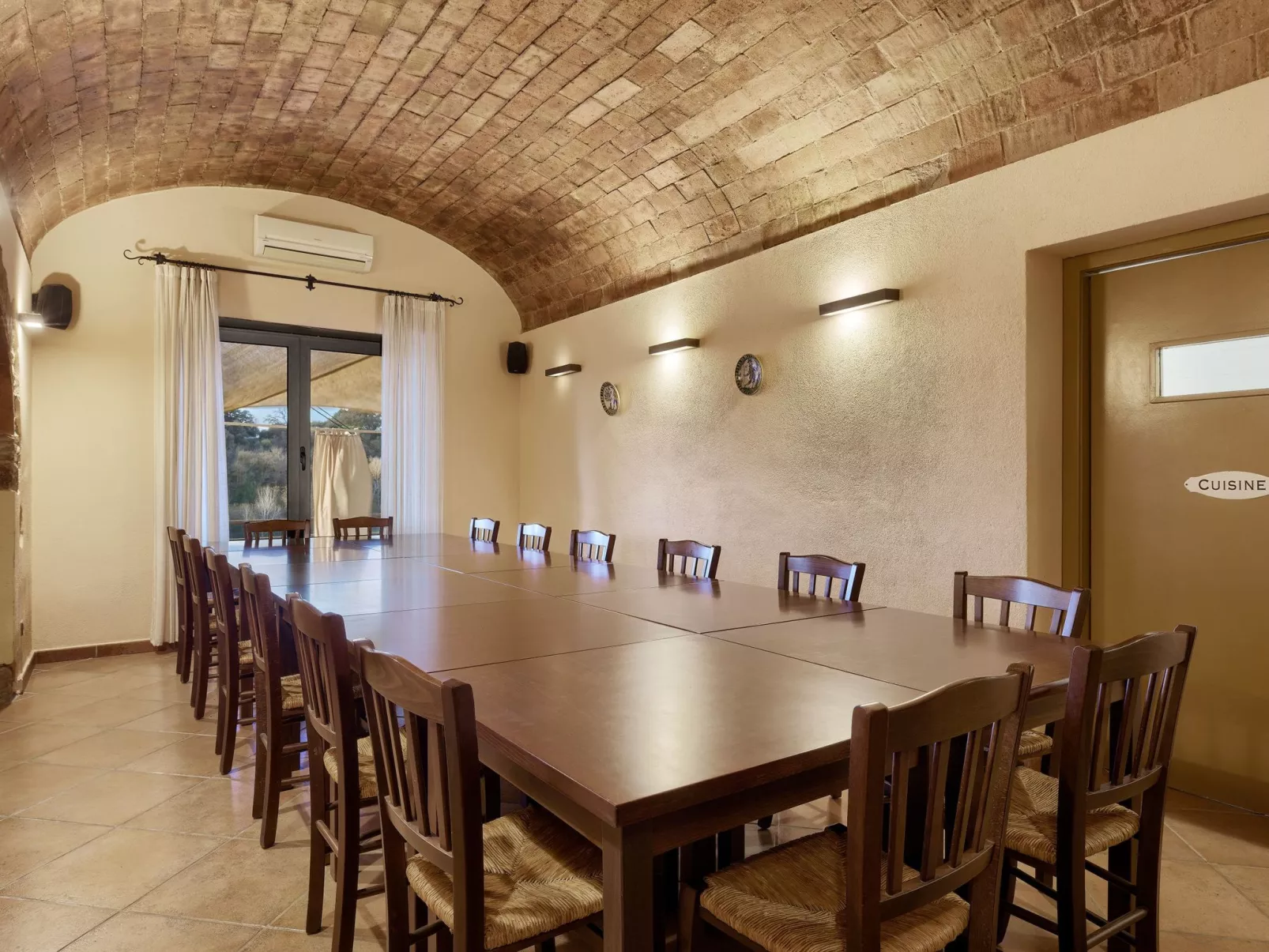 Landhaus, 8 Zimmer mit Bad, Schwimmbad, Tennis - Binnen