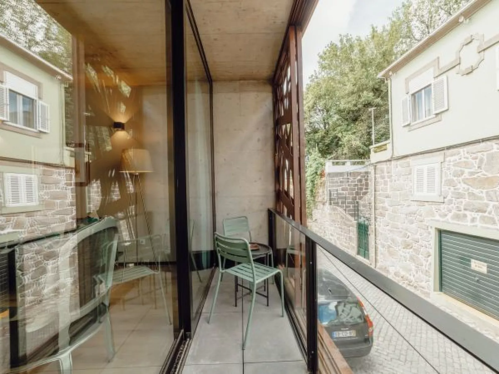 CITY CENTER PREMIUM with GARAGE by VACATIONY - Binnen