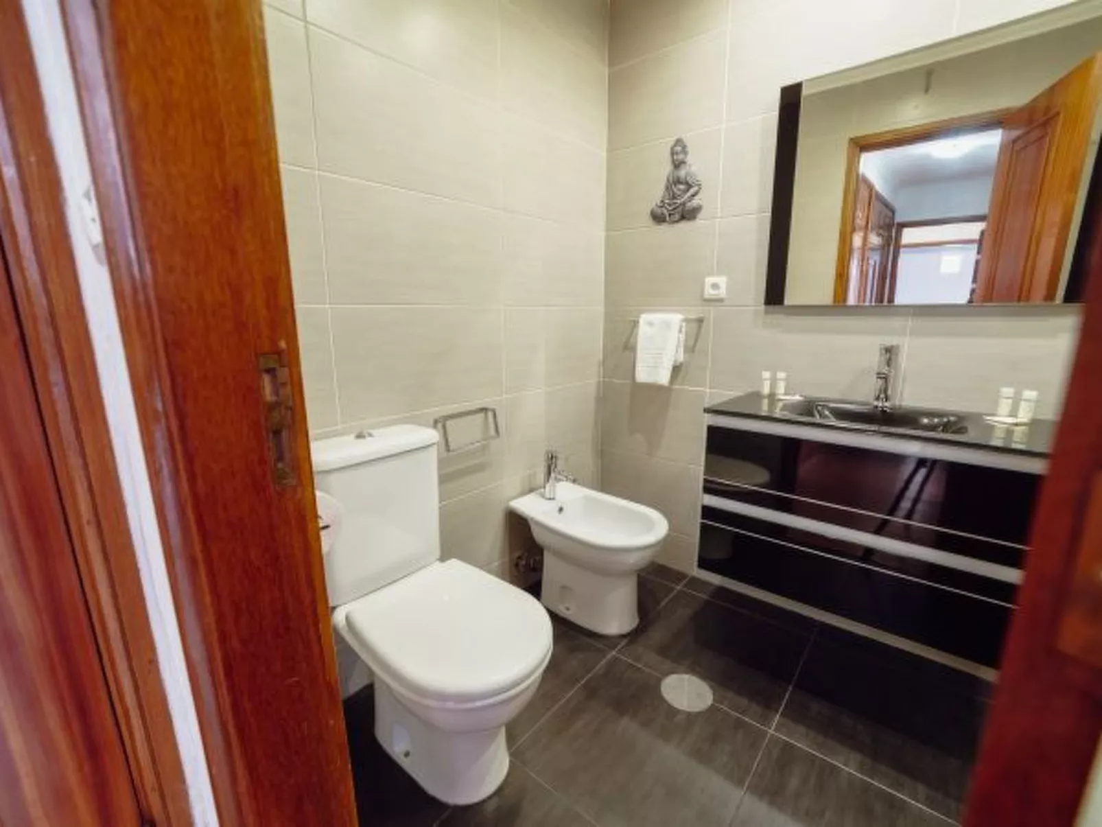 MATOSINHOS SEA SIDE 2BD by VACATIONY - Binnen