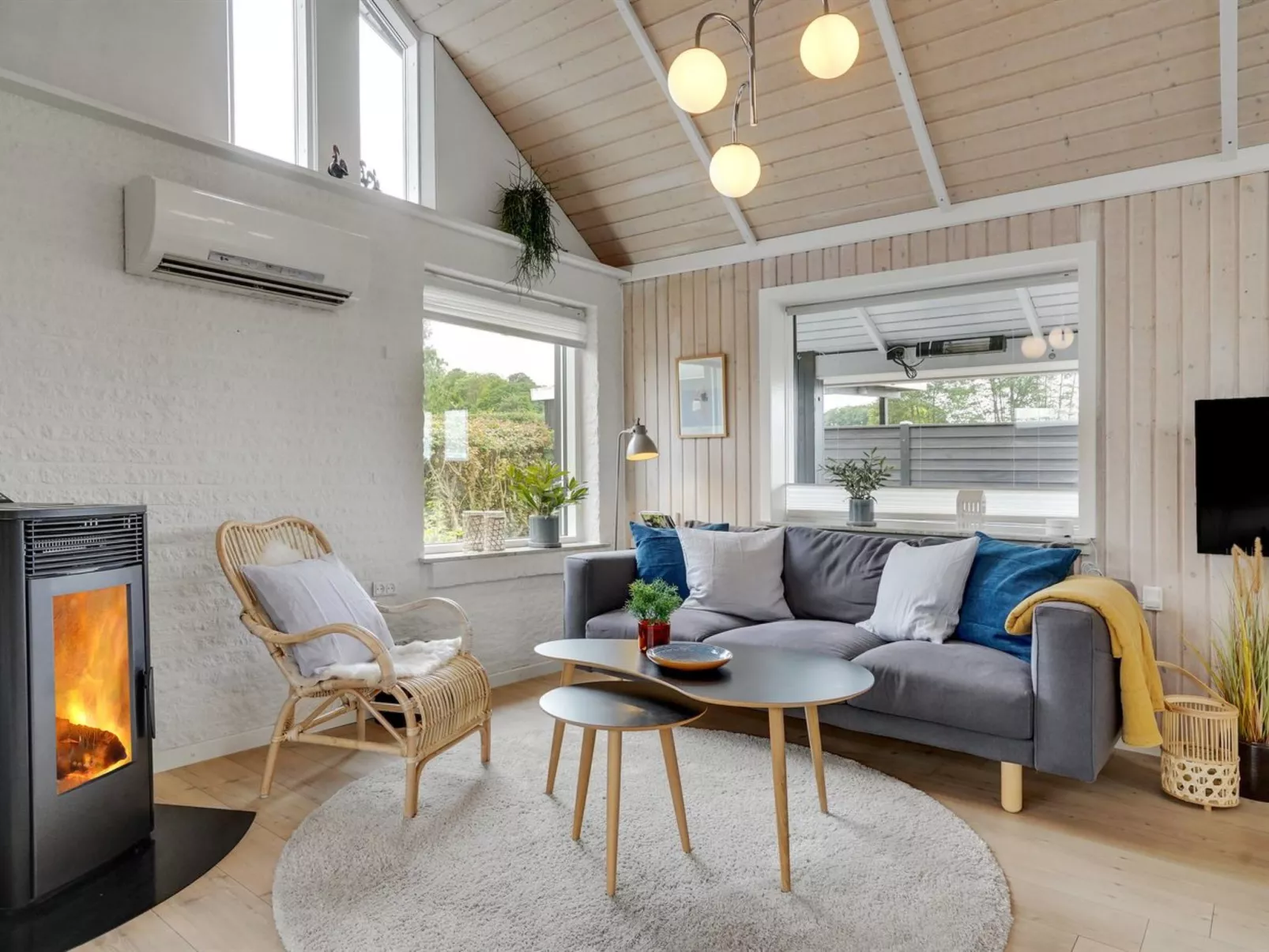 "Kei" - 75m from the sea - Binnen