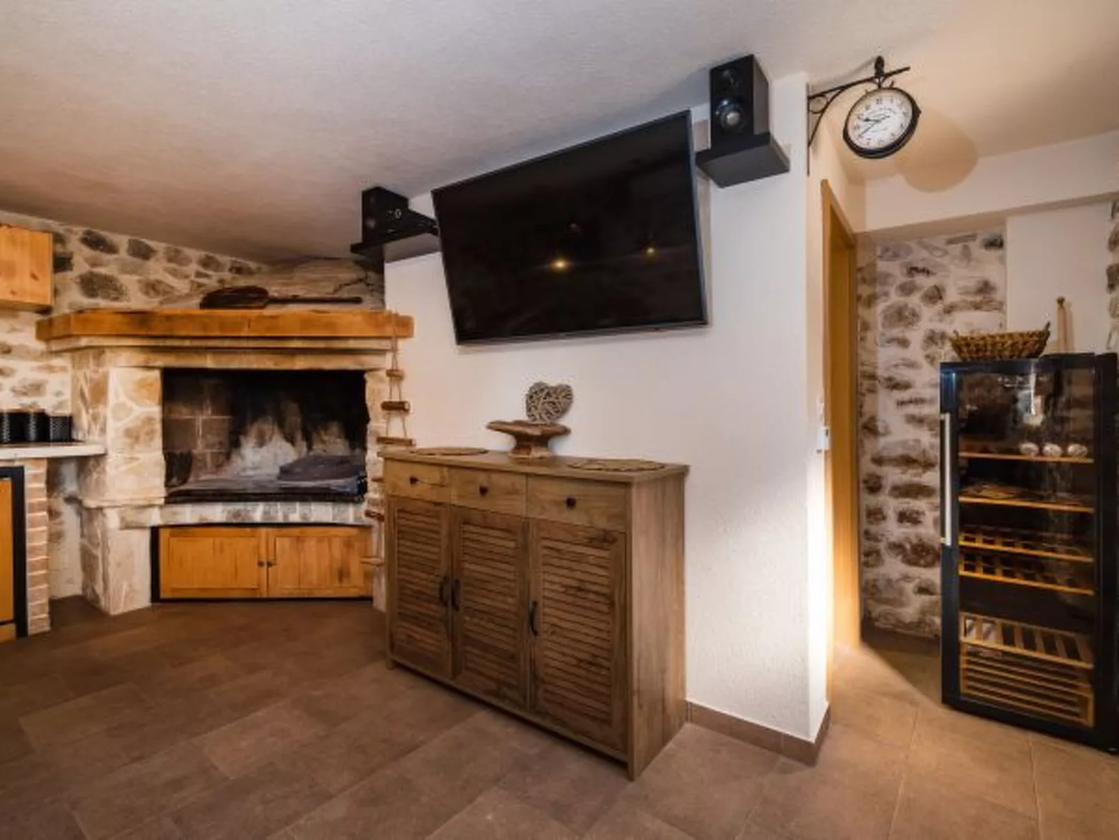 Villa Miandri with heated pool - Image-tags.info