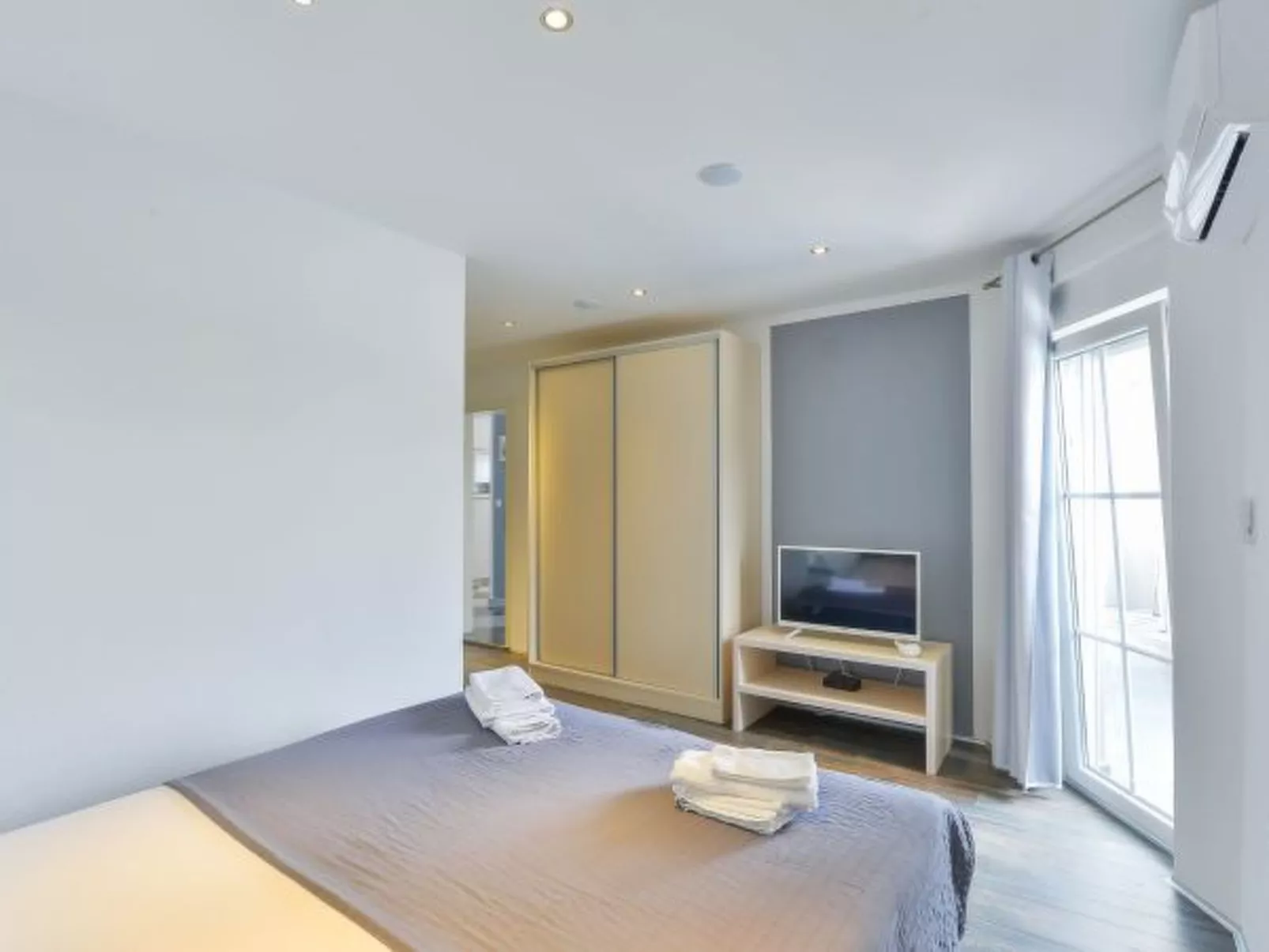 Holiday home Viktoria with pool - Image-tags.info