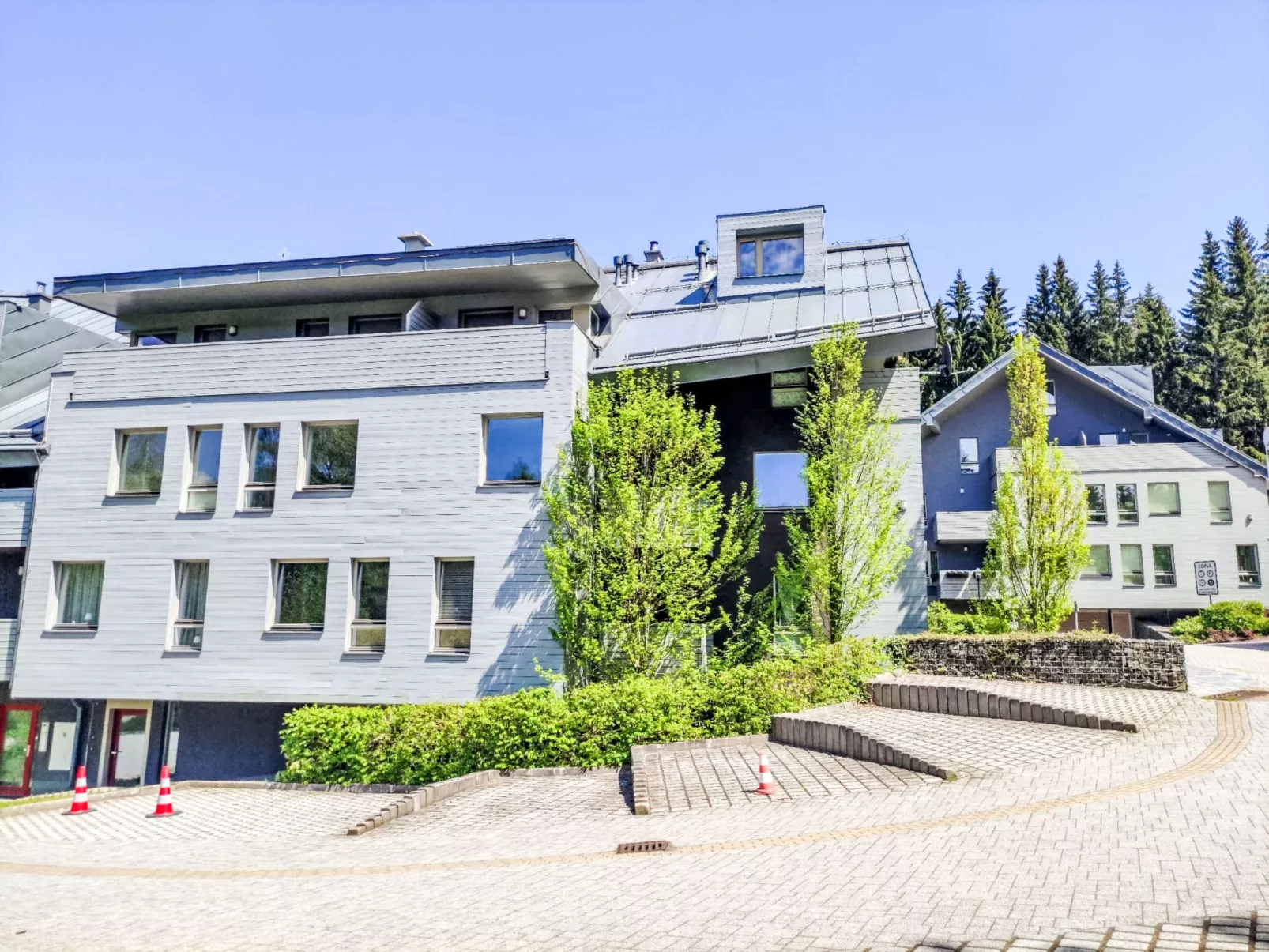 Harrachov Resident A