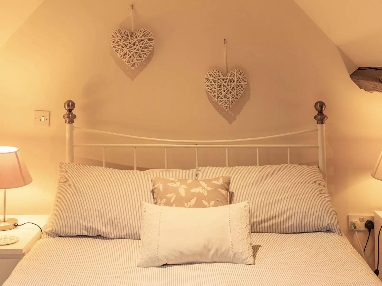 Robins Nest - Binnen