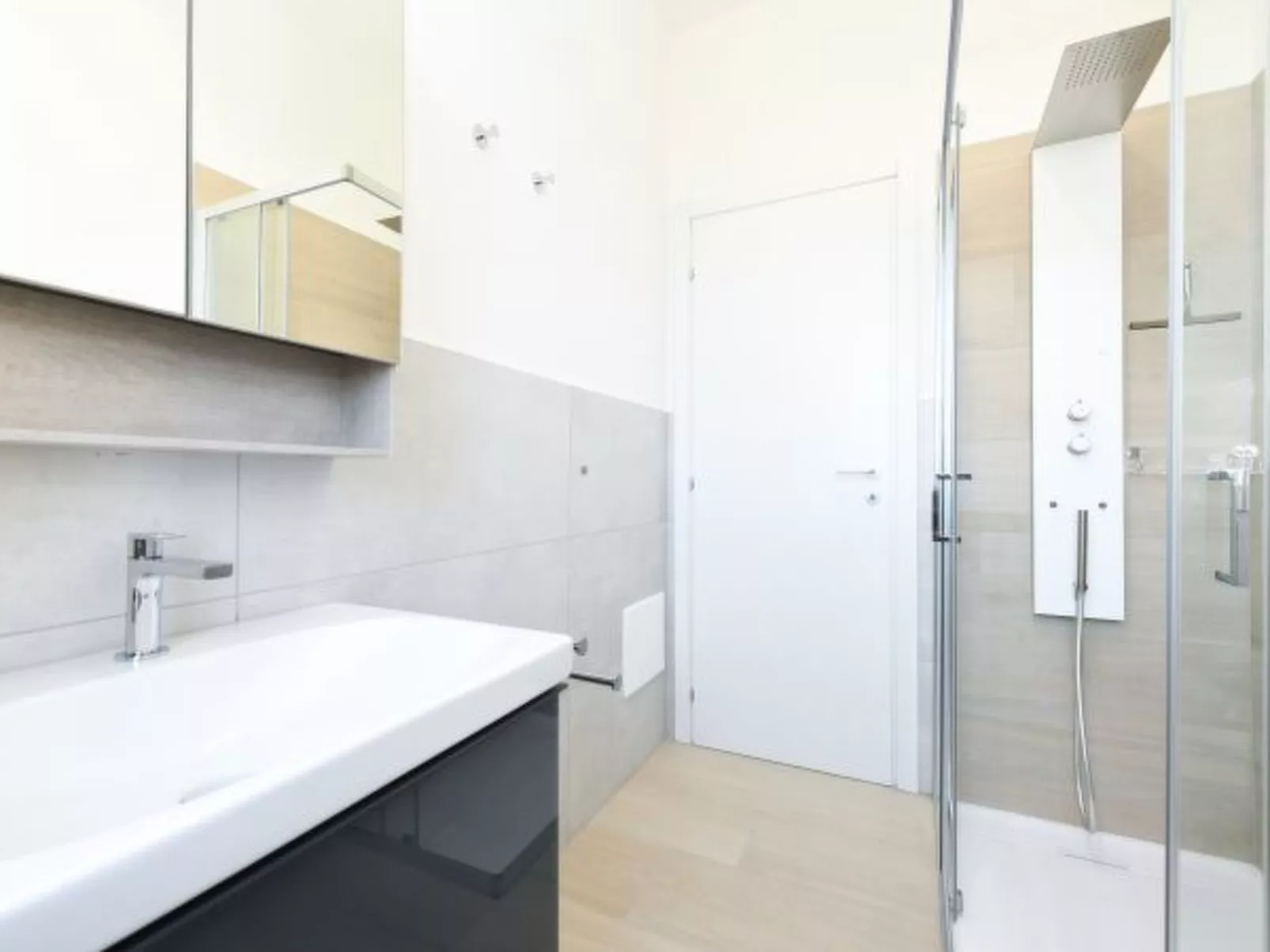 DesenzanoLoft Elegance - Image-tags.info