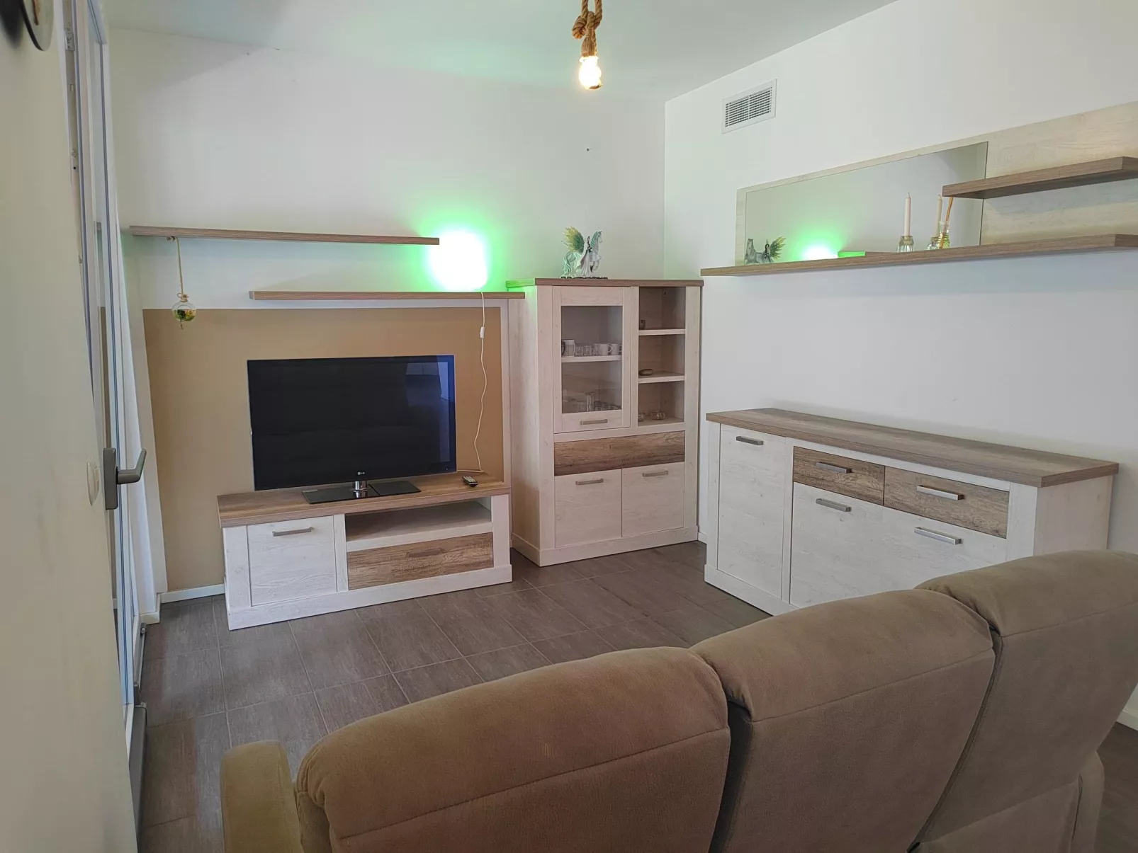 In einem spektakulären Olivenhain in einer ruhig - Image-tags.info