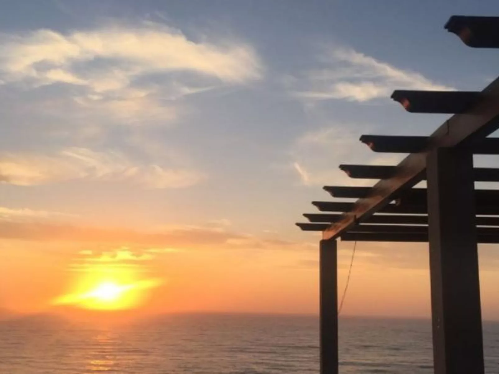 SUNSET HOUSE WITH SEAVIEW & TERRACE by VACATIONY - Buiten