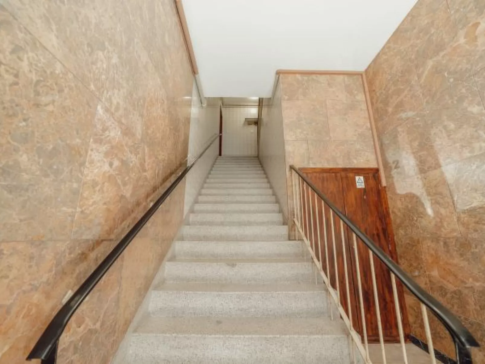 DOWNTOWN DESIGN WITH BALCONY by VACATIONY - Binnen