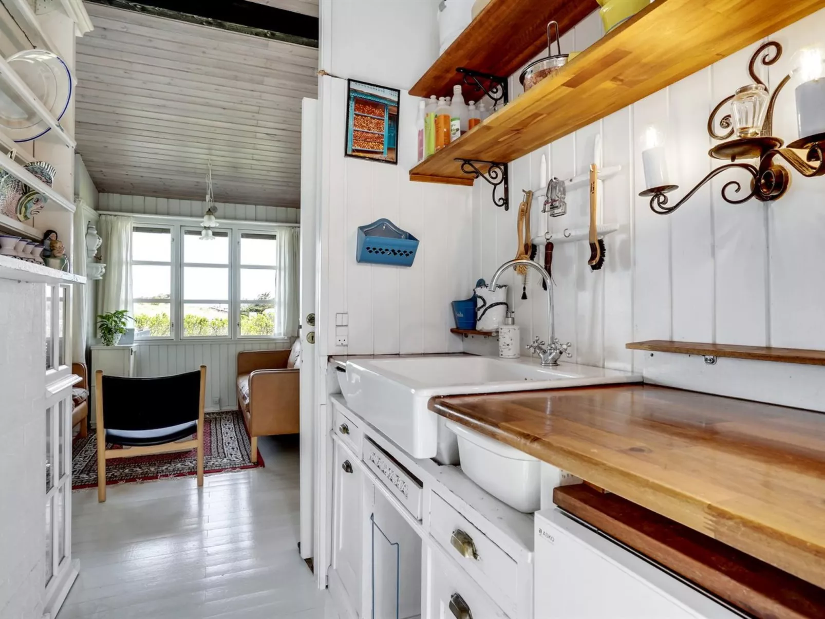 "Katri" - 500m from the sea - Binnen