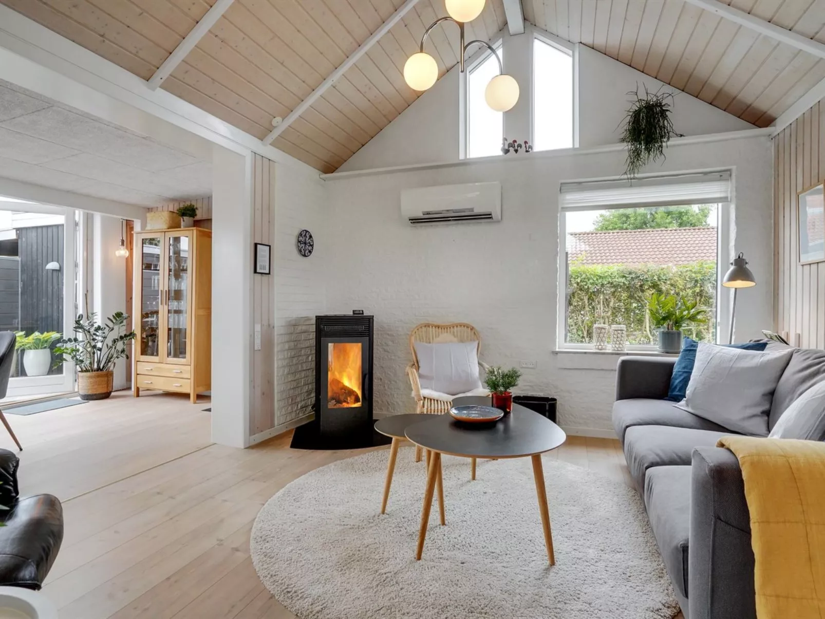 "Kei" - 75m from the sea - Binnen