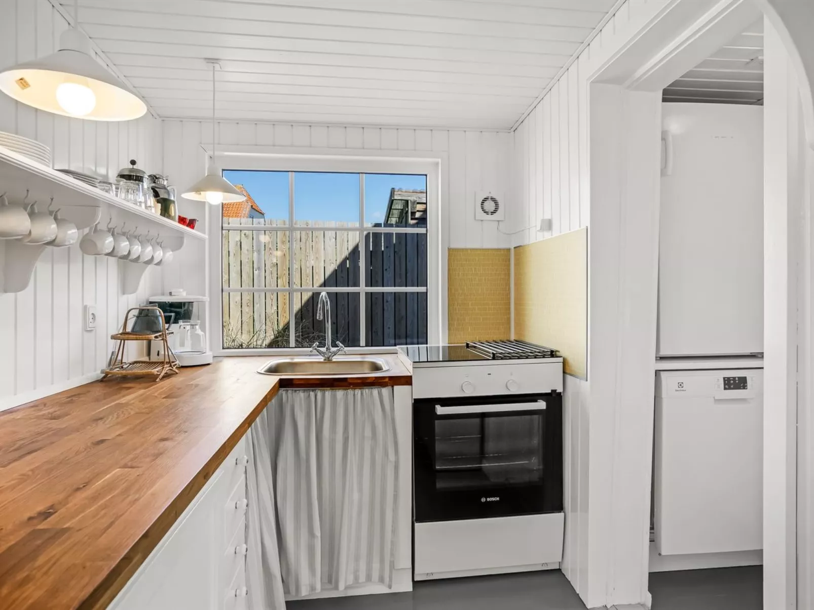 "Uddi" - 150m from the sea - Binnen