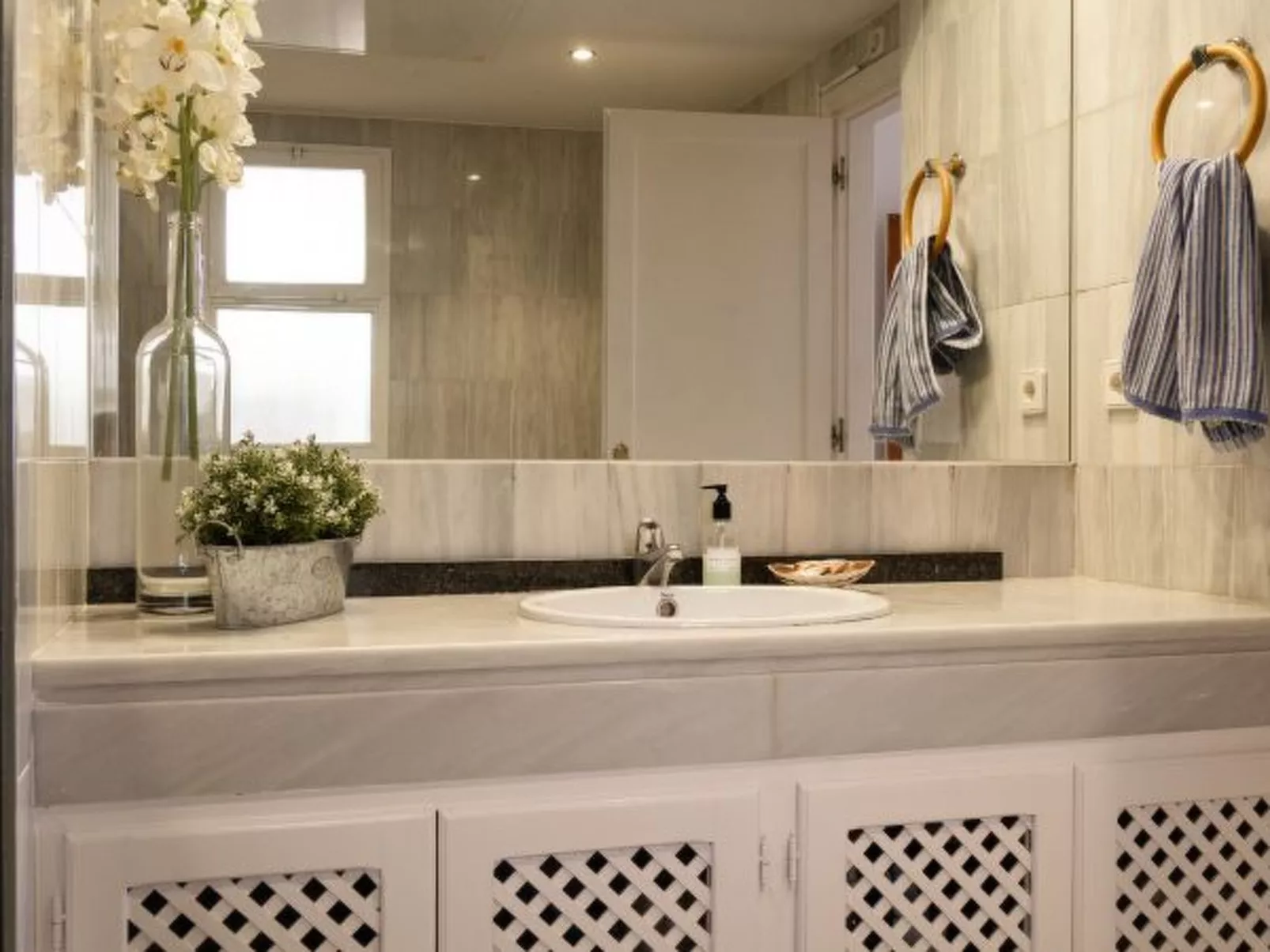 La Mairena 54 - Image-tags.info