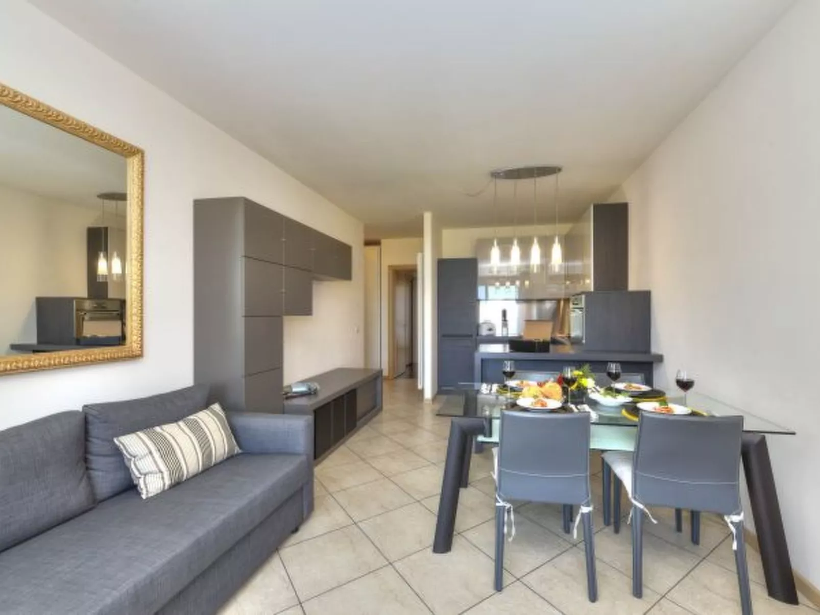 DesenzanoLoft CO2 – In Wohnanlage mit 5 Pools - Image-tags.info