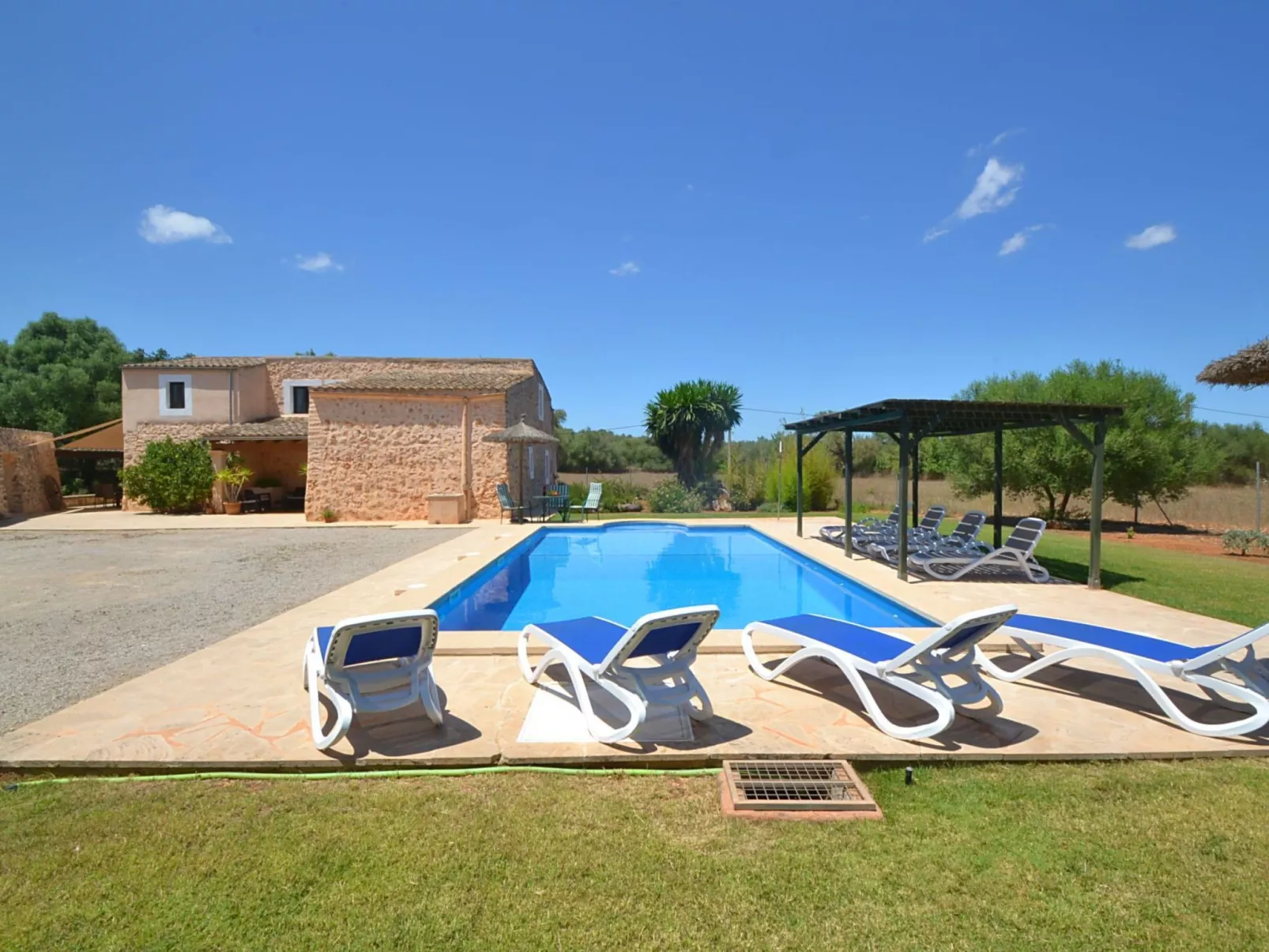 Wunderschönes Landhaus im Landhausstil mit Pool am Ortsrand von Felanitx - Buiten