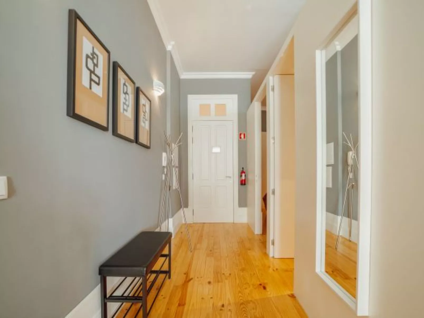 DOWNTOWN EXCELLENCE APARTMENT by VACATIONY - Binnen