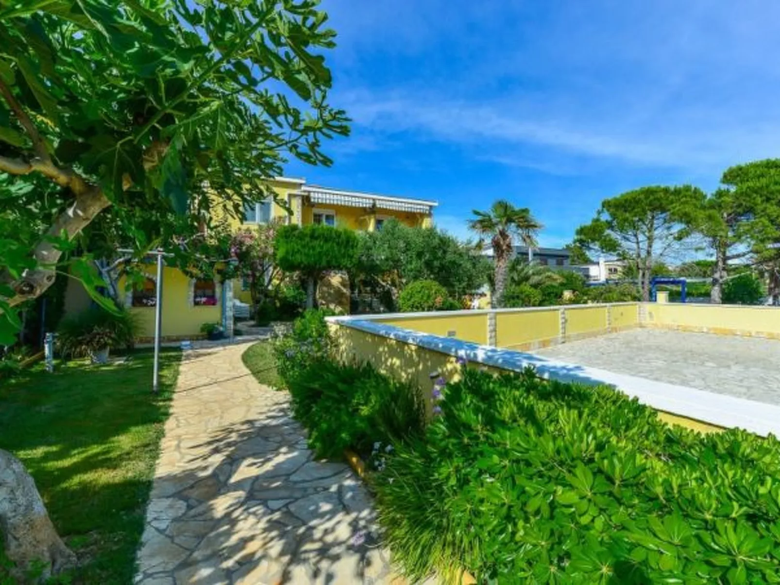 Holiday Apartment Inga Blue with exit to the beach - Image-tags.info