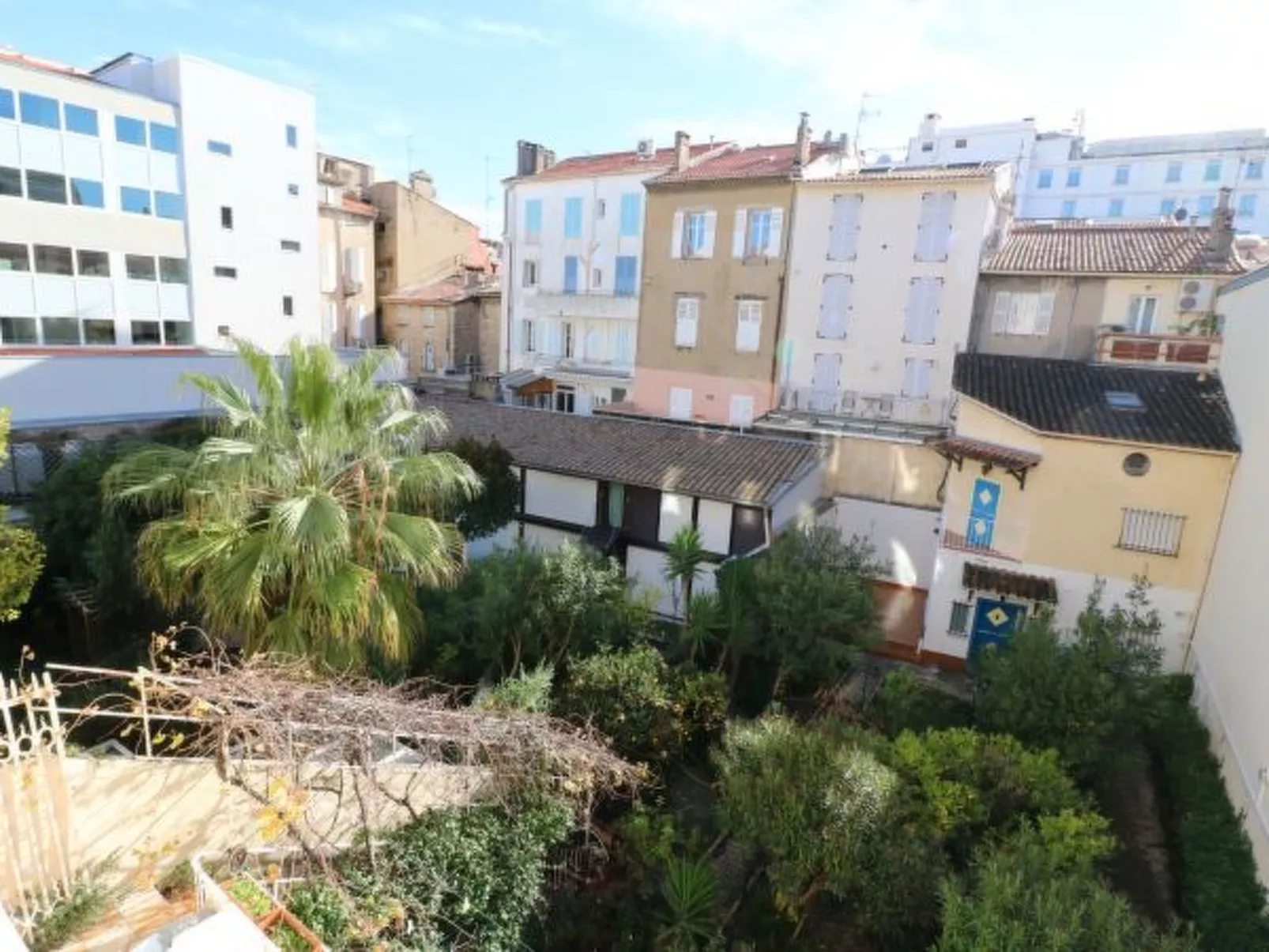Luxury 3 bedroom Rue d'Antibes 410 - Image-tags.info