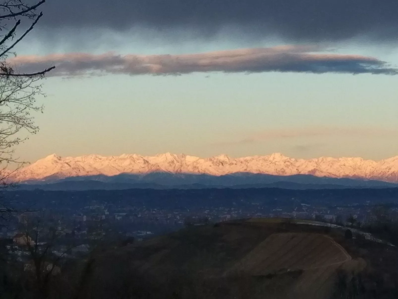 In Azzano D'asti mit Kleiner Terrasse - Image-tags.info