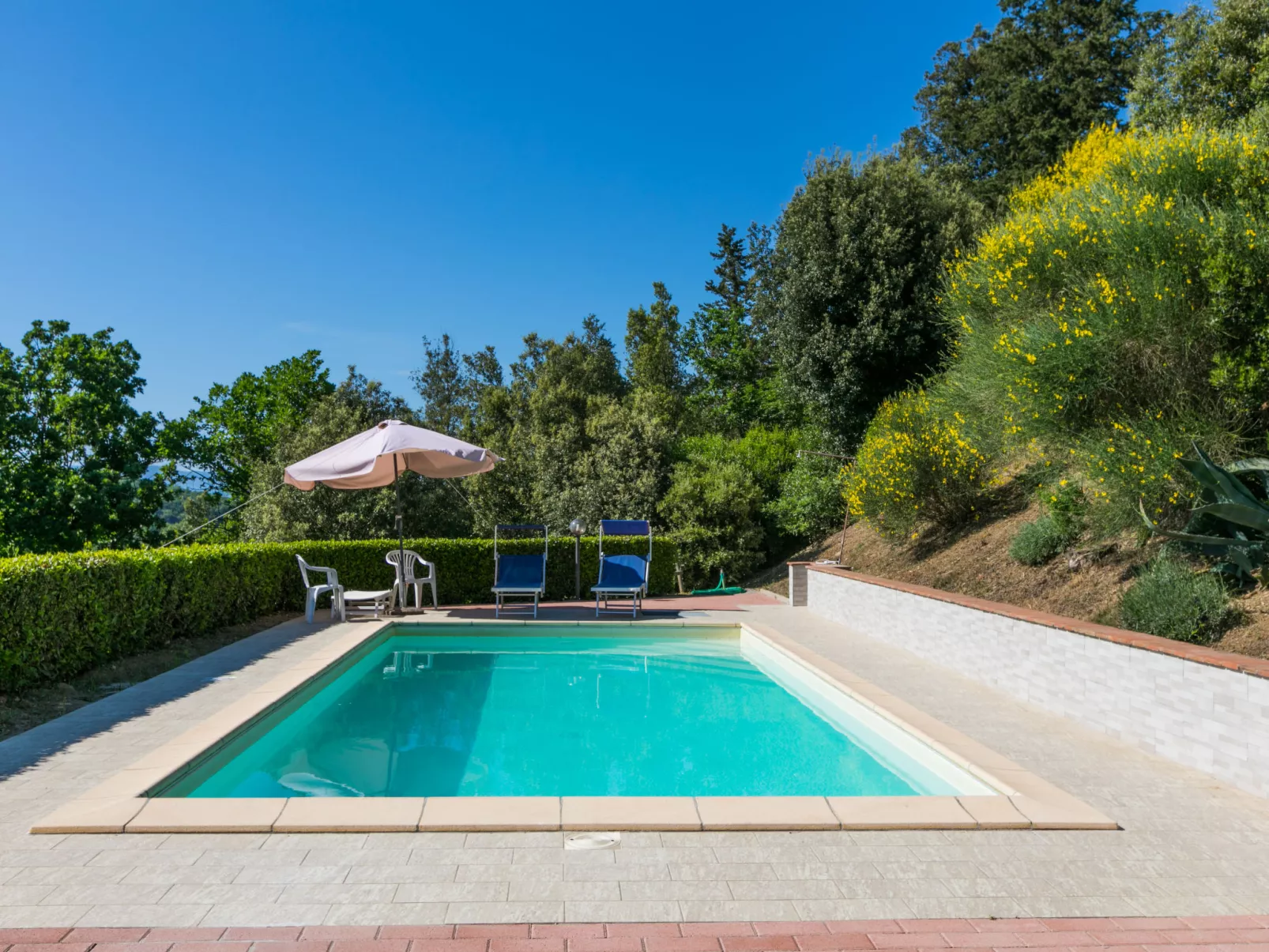 Nido di Falco - Buiten