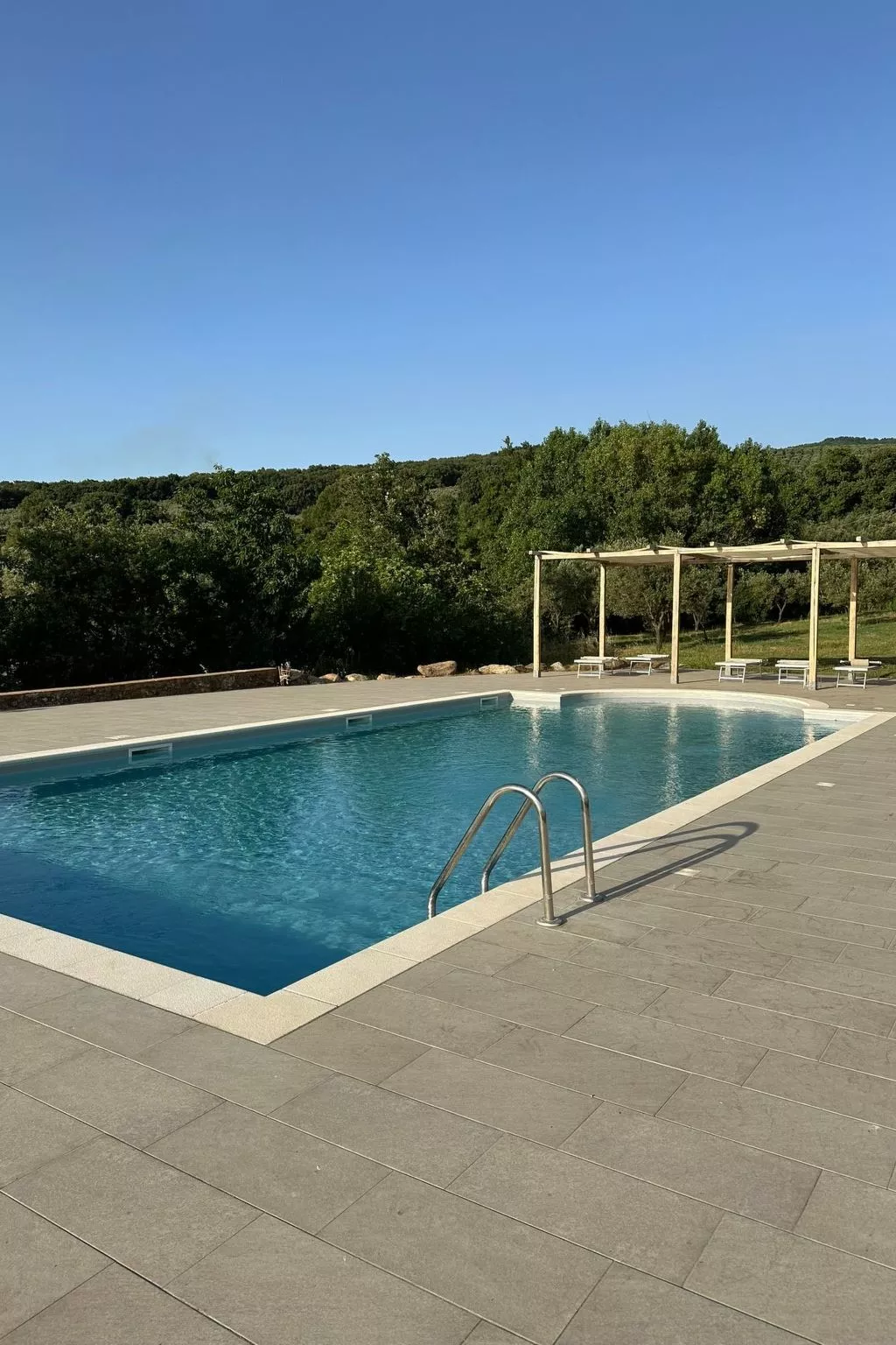 Tolles Reihenhaus im Olivenhain - Buiten