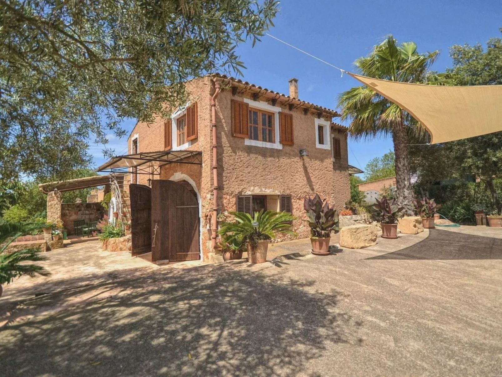 MONTSERRAT  ( SON PERETO ) - Buiten