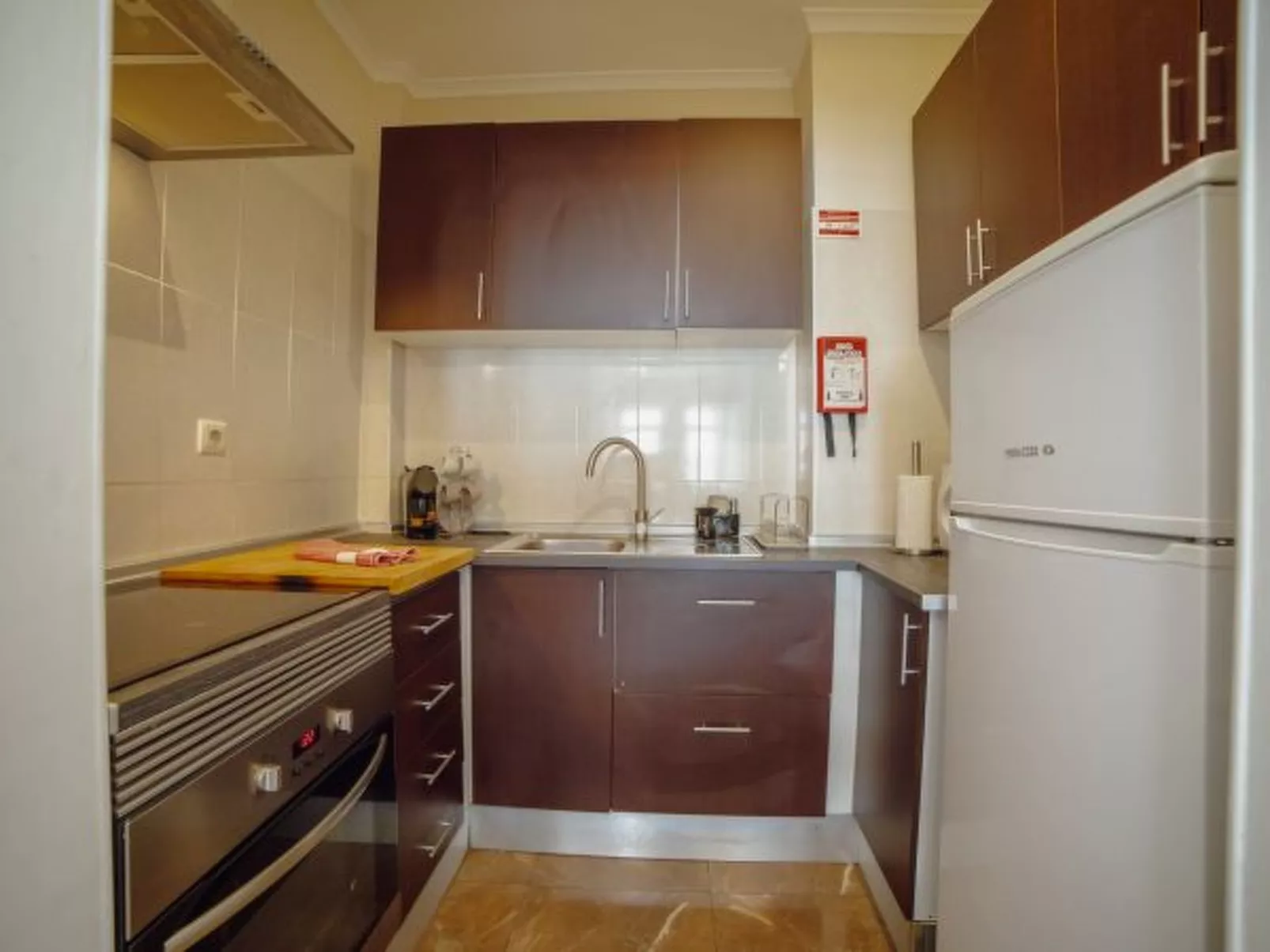 ALEGRIA CITY CENTER with ELEVATOR by VACATIONY - Binnen