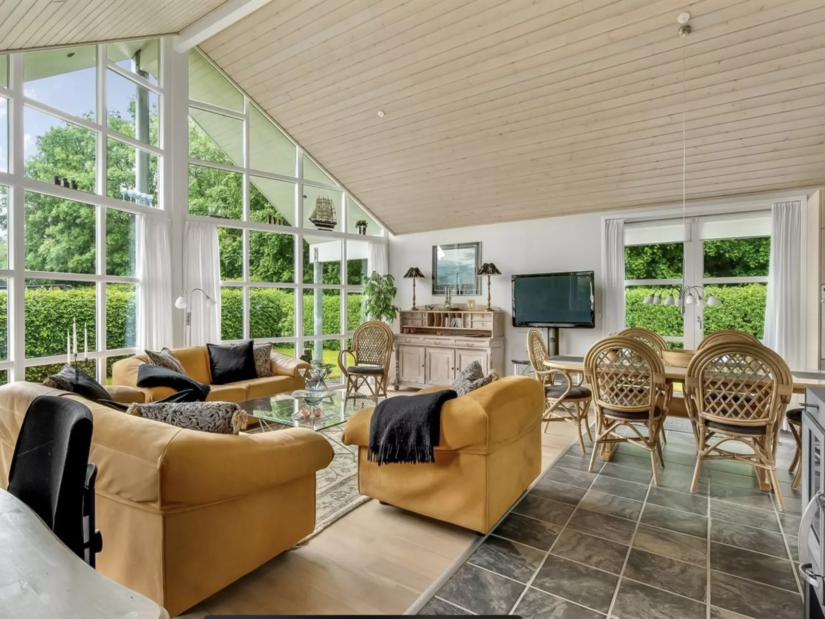 "Elizabeth" - 175m from the sea - Binnen