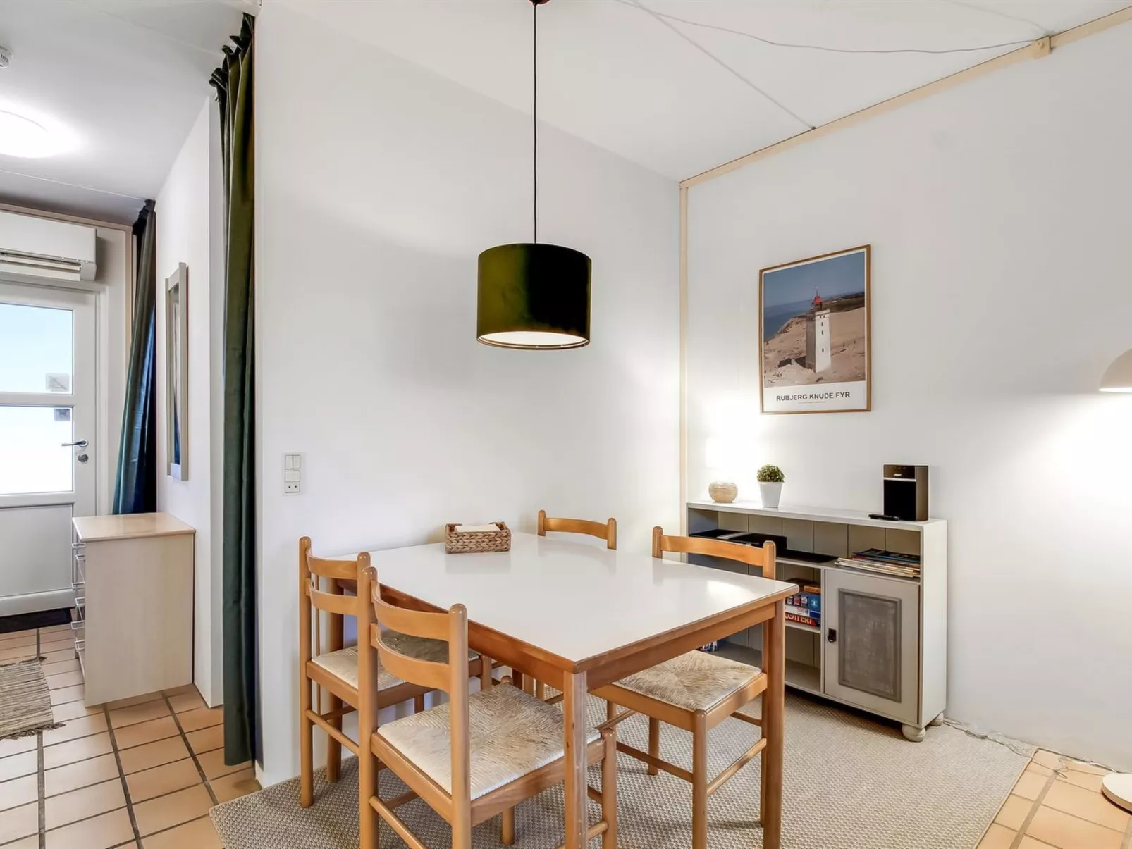 "Solveg" - 150m from the sea - Binnen